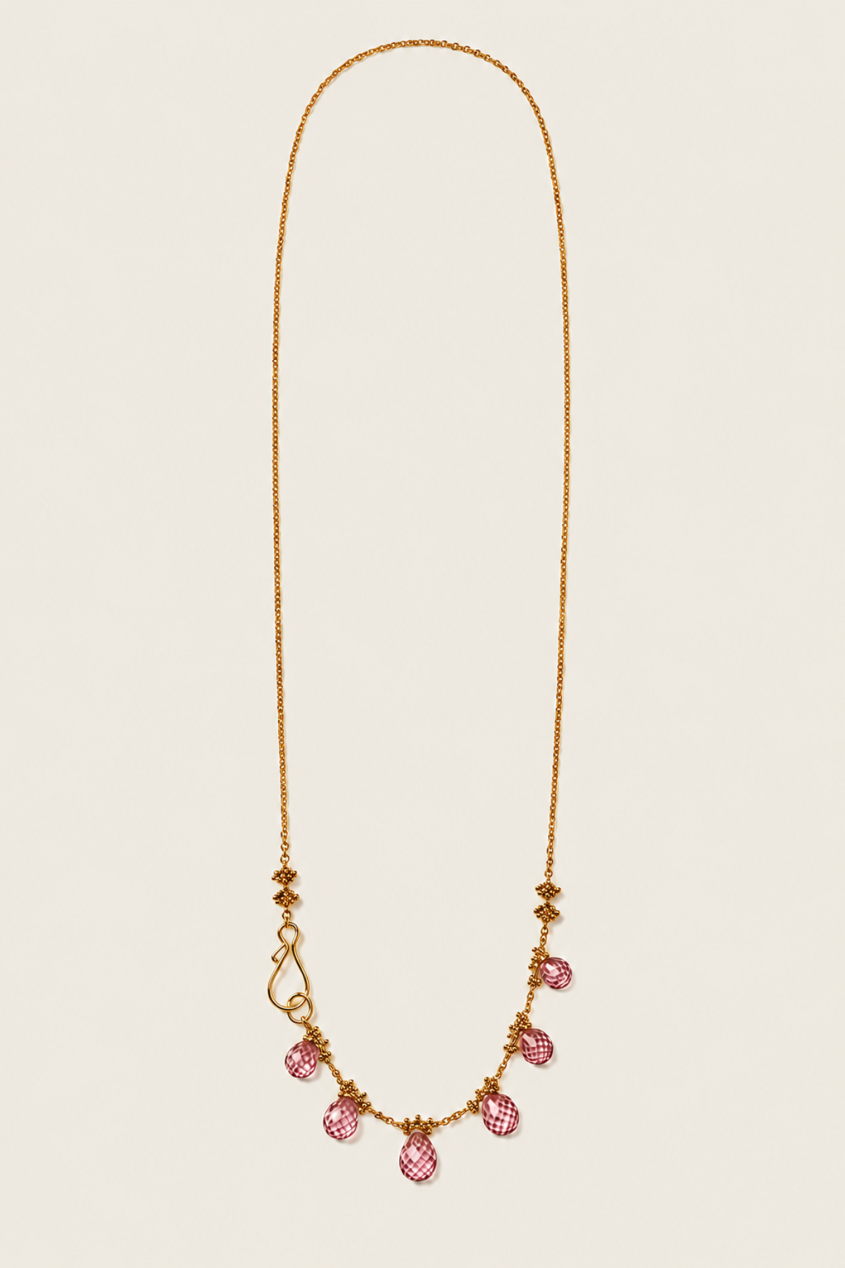 Collar Jewelry Teardrop con diseño de lágrima minimalista en metal dorado para un estilo delicado y moderno en cualquier ocasión
