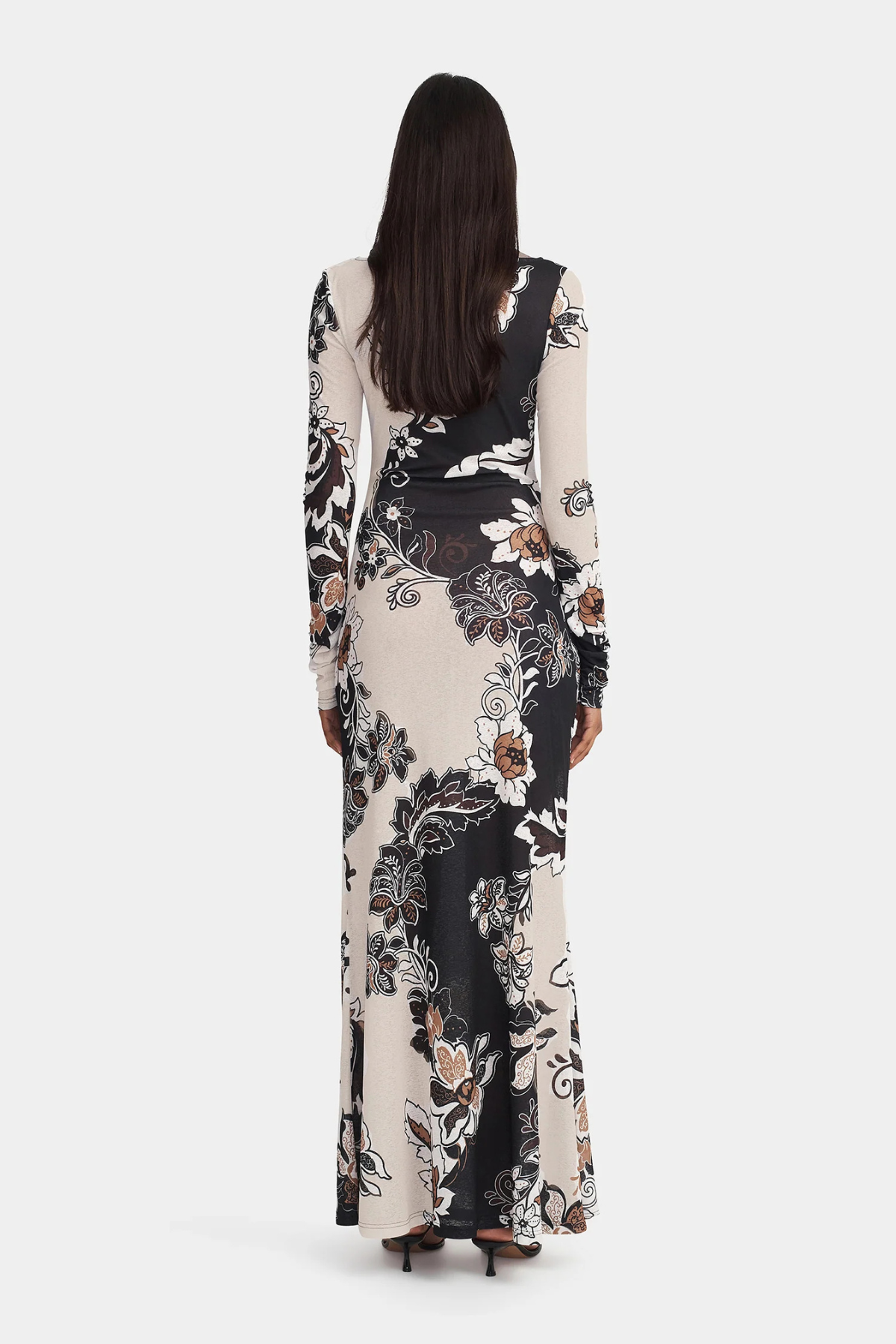 Vista trasera del vestido largo Hansen & Gretel Amabelle con cierre oculto y espalda delicada, ideal para eventos formales y sofisticados