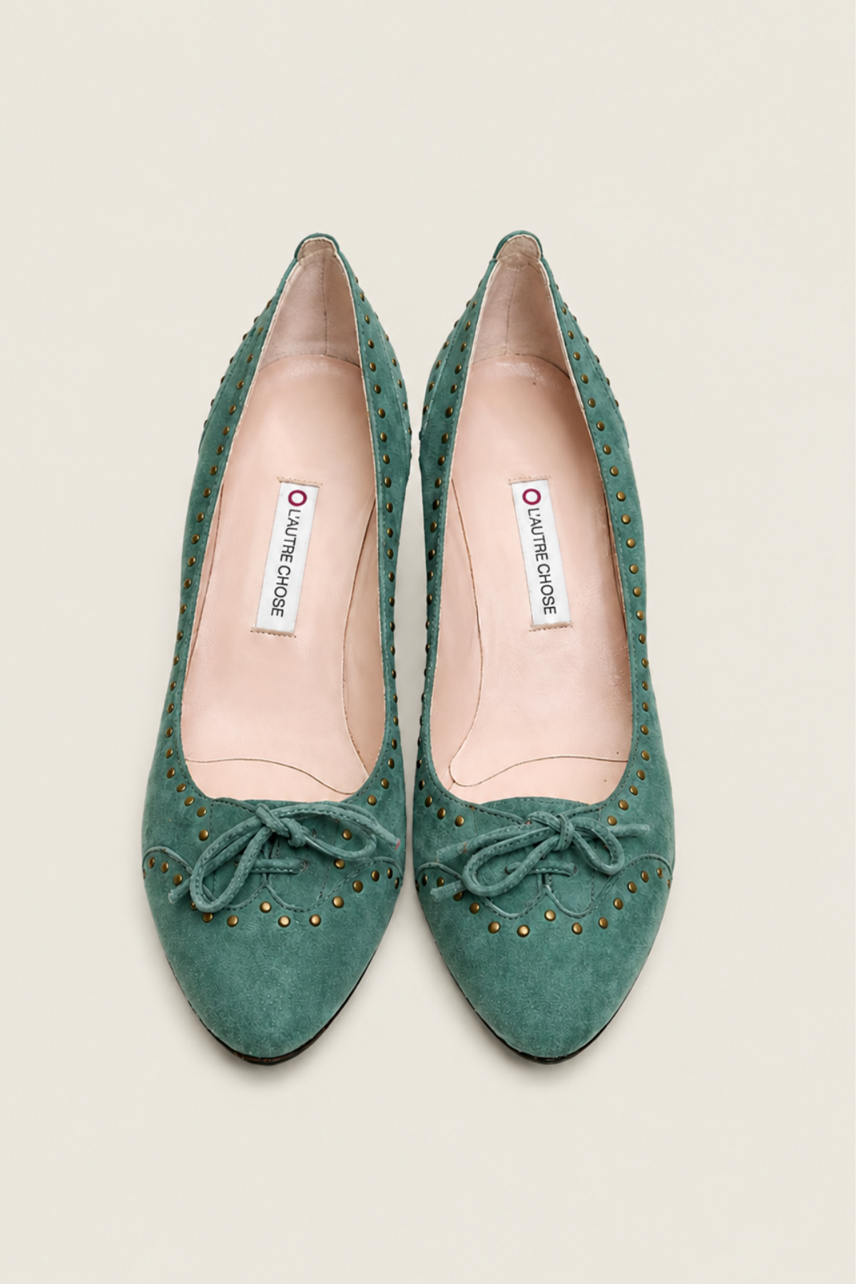 Zapatos de tacón medio L'Autre Chose en piel beige con diseño elegante y punta afilada para un look sofisticado y moderno