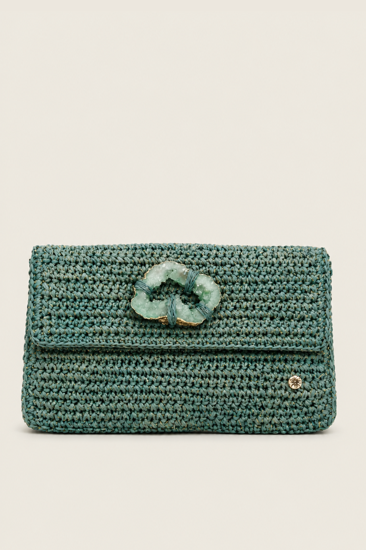 Florabella Esplendor clutch con diseño compacto y textura brillante perfecto para complementar vestidos formales
