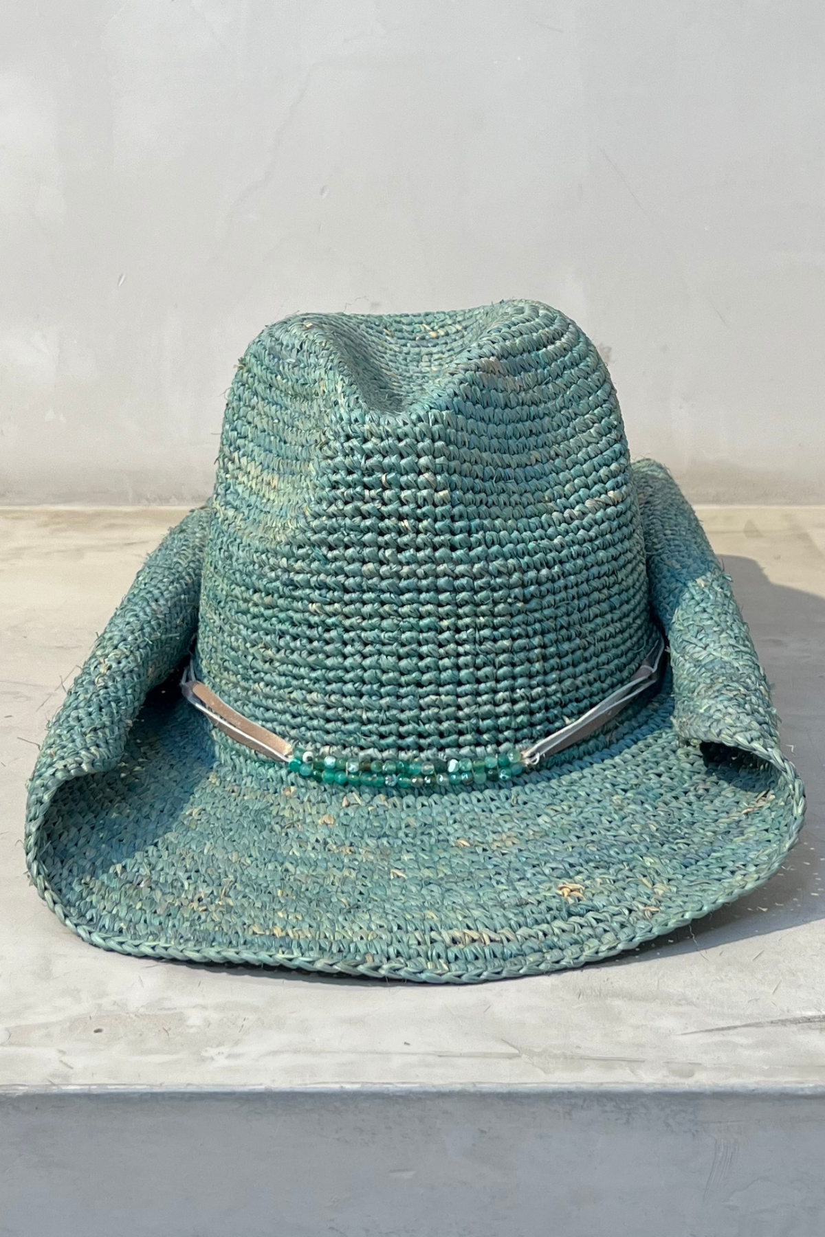 Sombrero cowboy Florabella Lai Aloe en rafia verde suave con ala ancha ideal para un estilo veraniego fresco y elegante