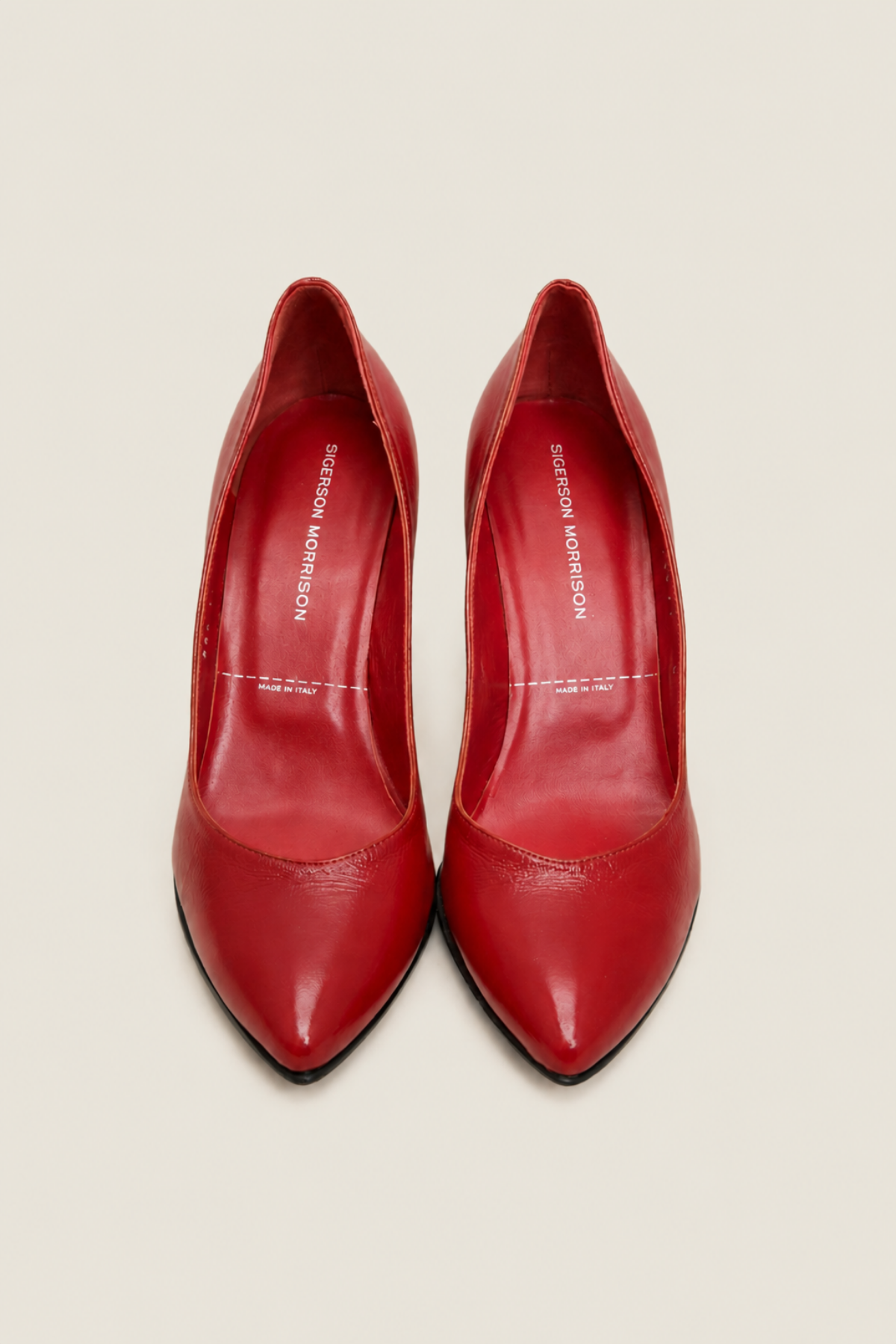 Zapatos Sigerson Morrison de tacón alto en piel roja brillante con diseño elegante y sofisticado para eventos especiales