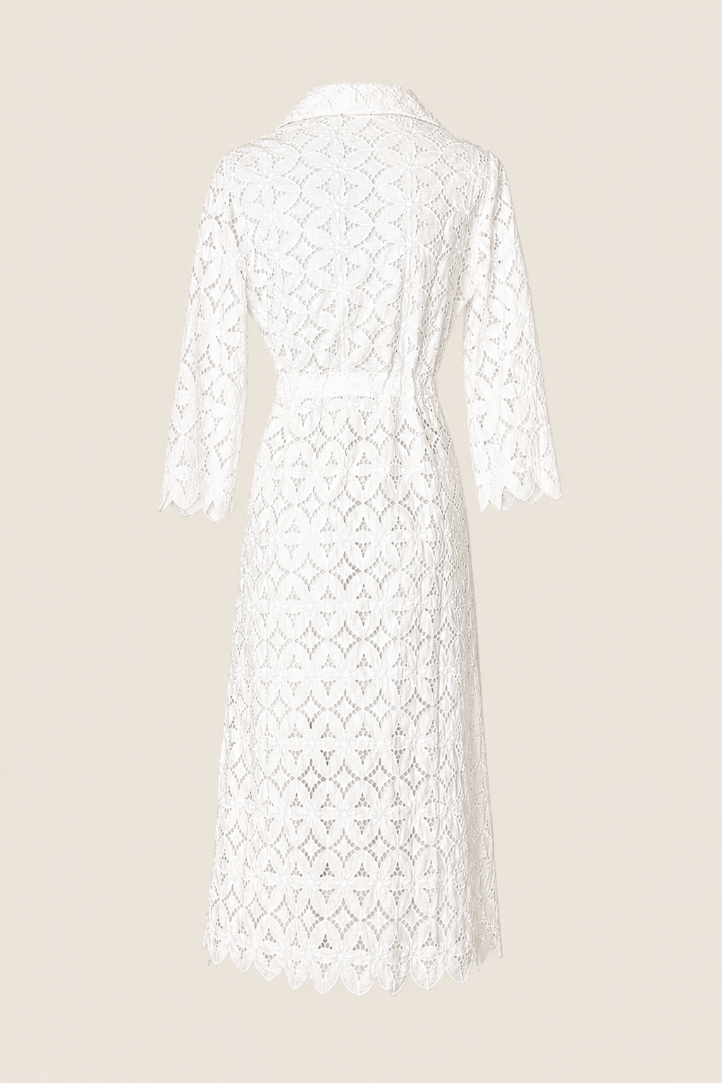Vista trasera vestido midi Cardamomo blanco con caída sofisticada y estilo refinado perfecto para looks elegantes de verano y ocasiones especiales