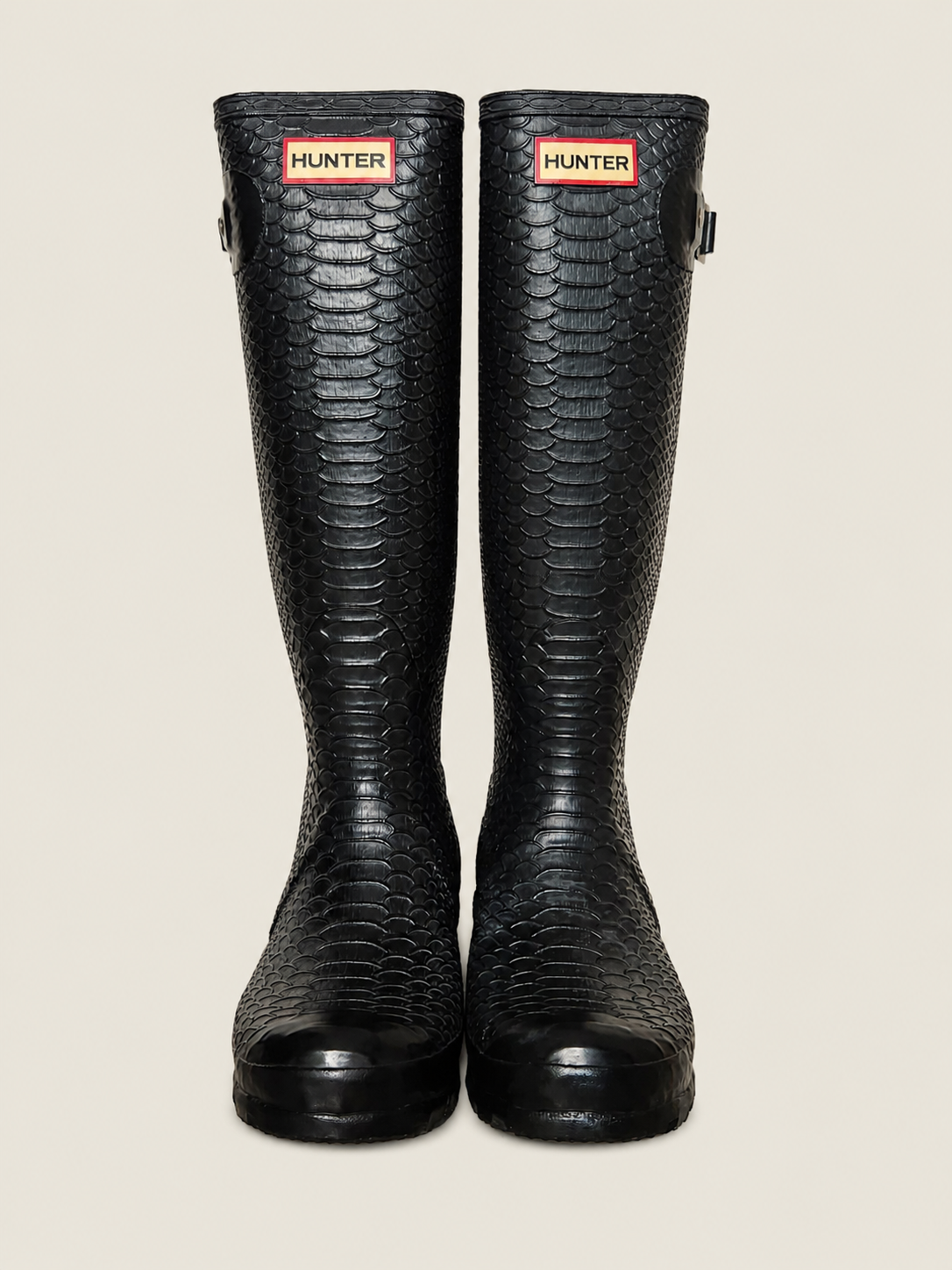 Botas de agua Hunter de caucho original en color negro con diseño moderno, hebillas en los laterales para un estilo elegante y sofisticado en invierno
