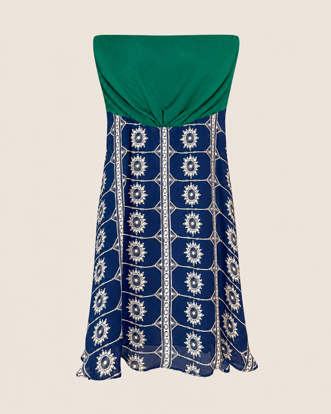 Mini vestido Eskell, bicolor, parte superior en verde, parte falda estampada azul, escote bañera, ideal para fiestas