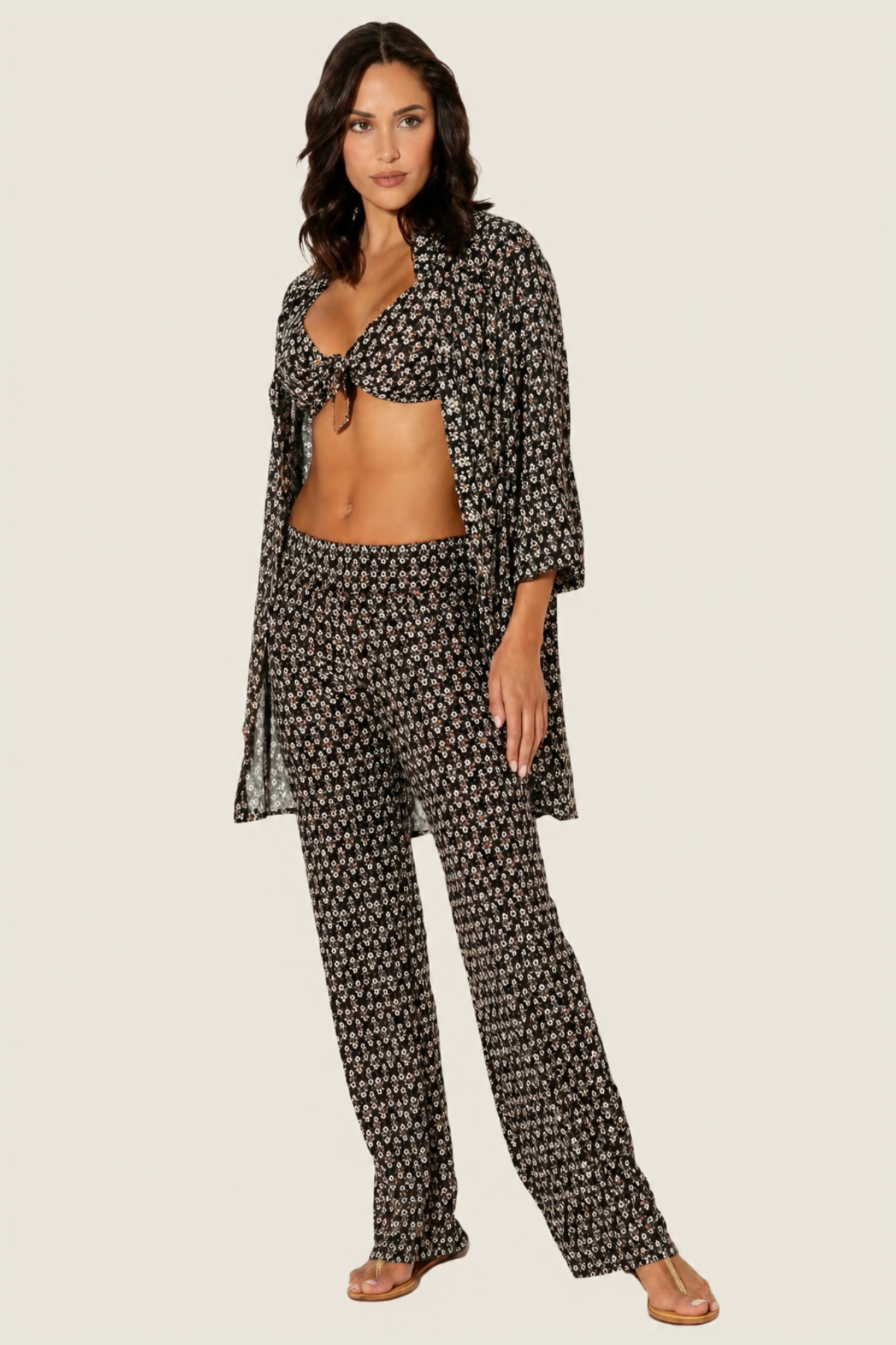 Camisa Geo Nero con estampado geométrico y diseño elegante ideal para looks sofisticados y estilo chic