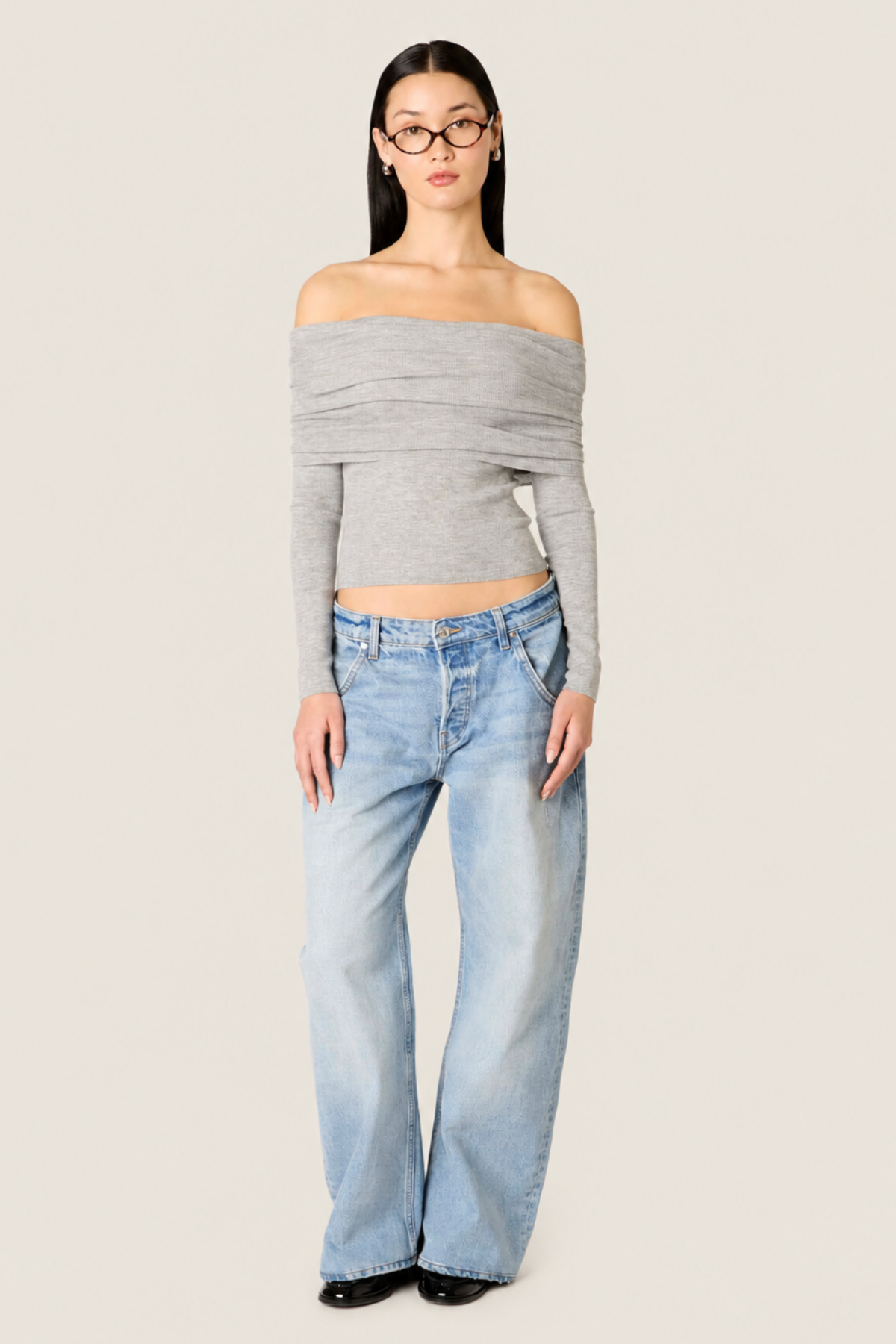Suéter femenino Islay Heather Grey, manga larga con cuello redondo y tejido cálido, perfecto para combinar con pantalones o faldas