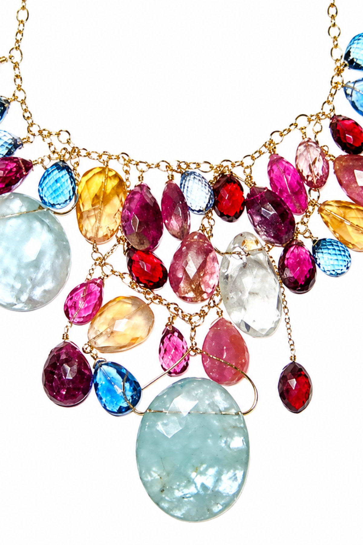 Collar Gabriela De La Vega con diseño delicado y elegante, ideal para aportar un toque sofisticado y moderno a cualquier outfit