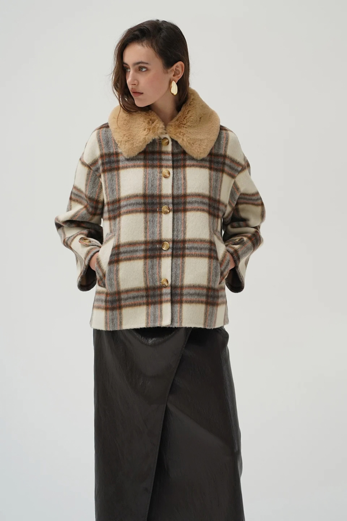 Chaqueta de cuadros Anchor para mujer con bolsillos laterales y cuello de pelo