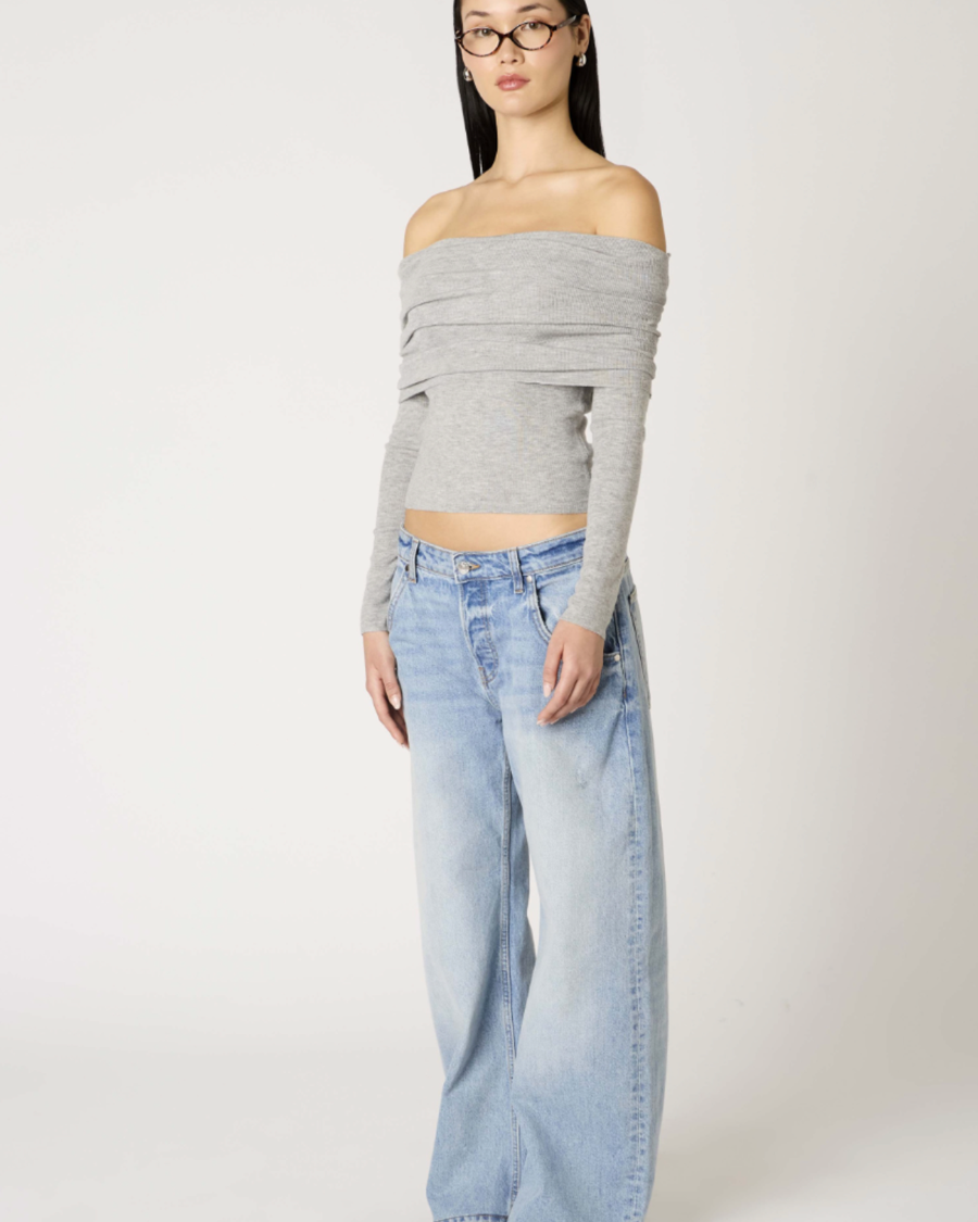 Suéter Islay Heather Grey en punto fino para mujer, diseño clásico y cómodo, ideal para capas y looks de temporada otoño-invierno