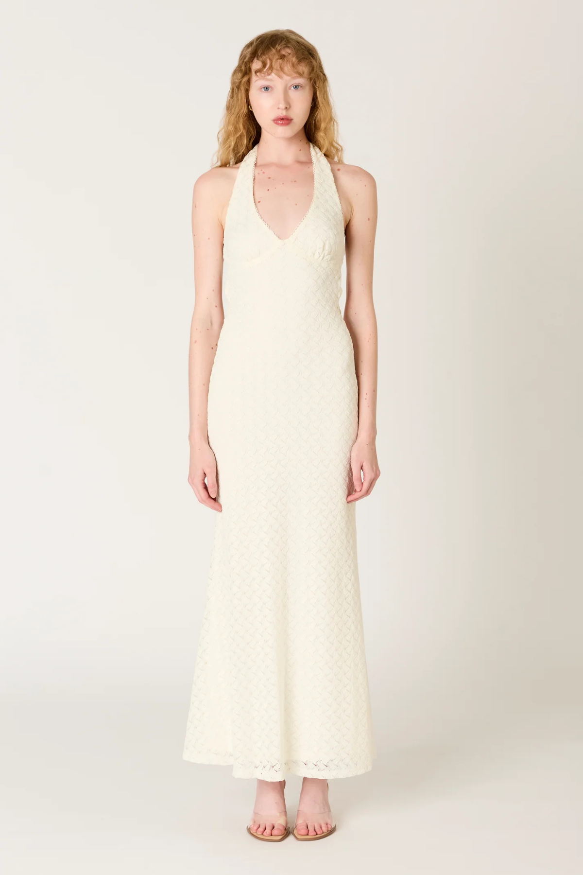 Vestido largo Pluma ecru con estampado elegante y diseño fluido ideal para verano, vacaciones y estilo resort luxury