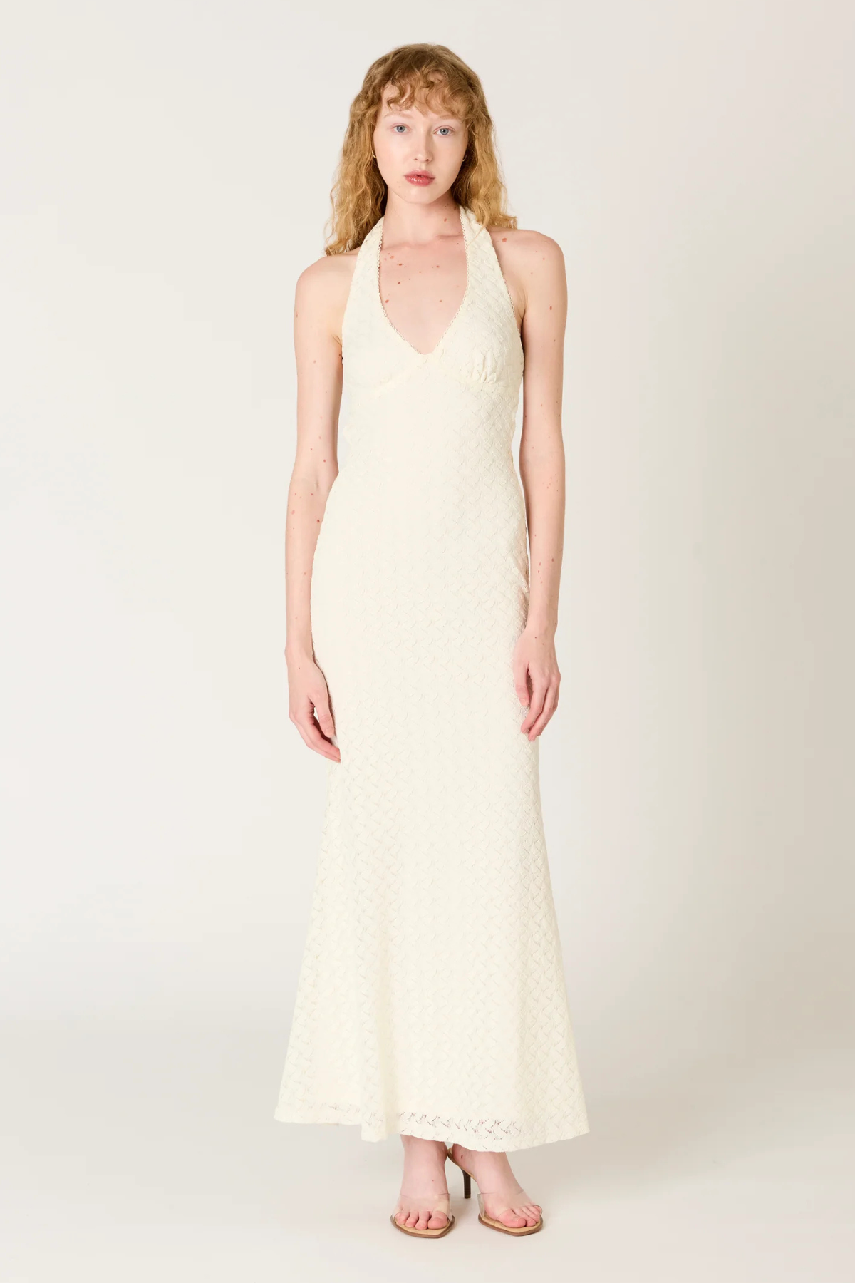 Vestido largo Pluma ecru con estampado elegante y diseño fluido ideal para verano, vacaciones y estilo resort luxury