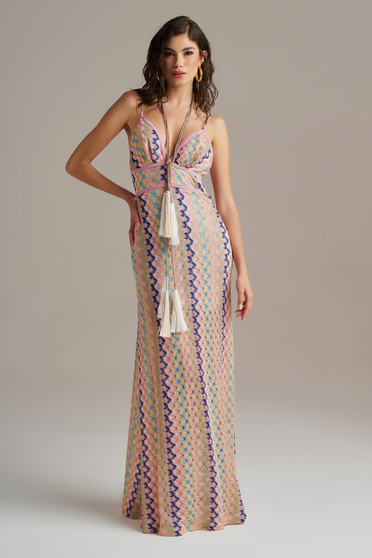 Vestido largo Oasi con diseño elegante y silueta fluida ideal para invitada de boda, eventos y ocasiones sofisticadas