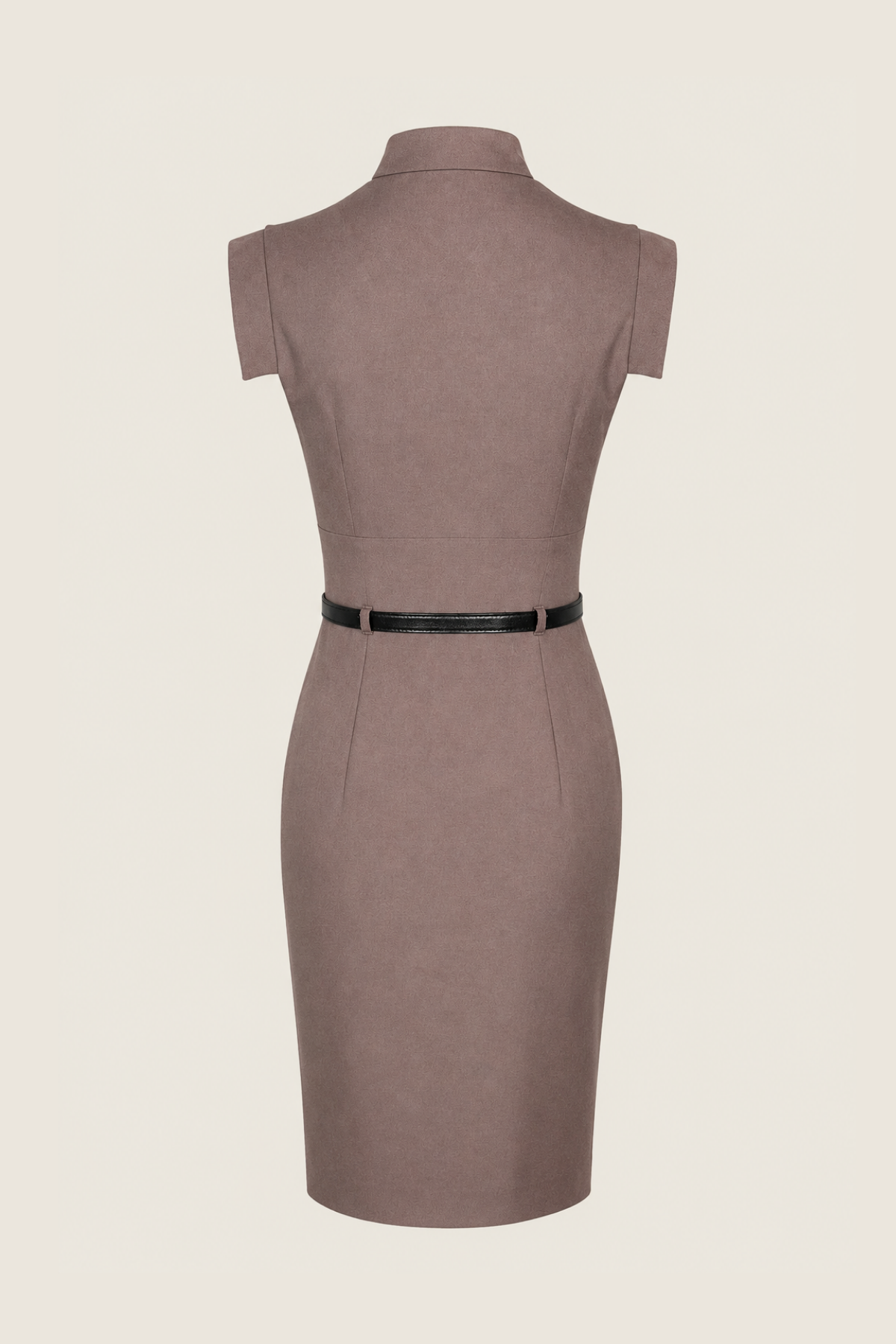 Vista trasera del vestido midi Black Halo Francine Tailored en marrón, destacando su diseño entallado y cremallera lateral oculta sobre fondo neutro