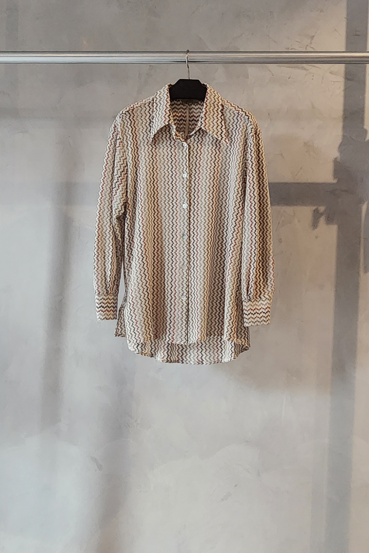 Camisa Pho Firenze spices de punto manga larga con corte oversize ideal para conjuntos sofisticados monocromáticos