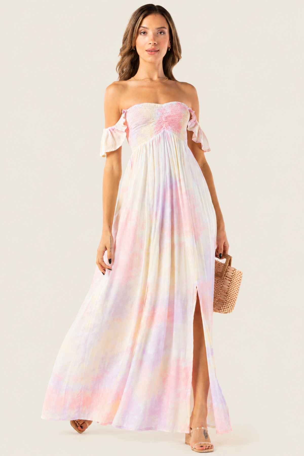 Vestido maxi Tiare Hawaii Hollie en tonos salmón, amarillo y violeta con estampado degradado ideal para eventos veraniegos elegantes