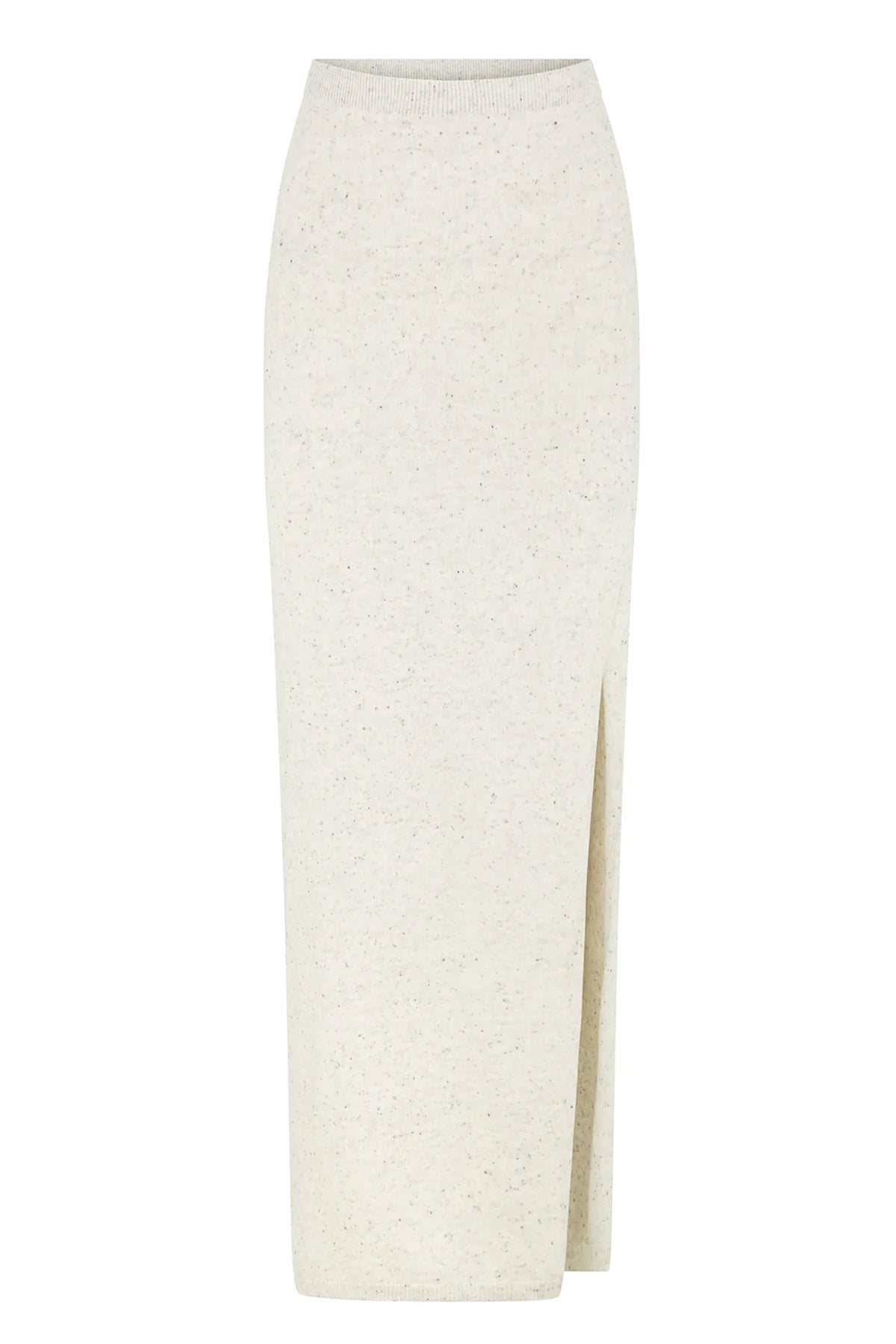 Falda Alpine Knit Skirt sobre fondo blanco, destacando su diseño midi, texturas acanaladas y abertura moderna