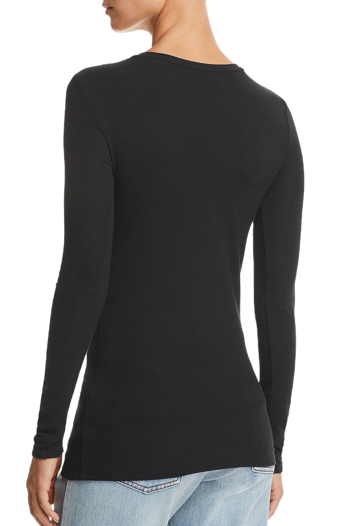 ATM Modal Rib Tee en negro con cuello en V, corte entallado y composición 96 % micromodal y 4 % spandex ultrafino