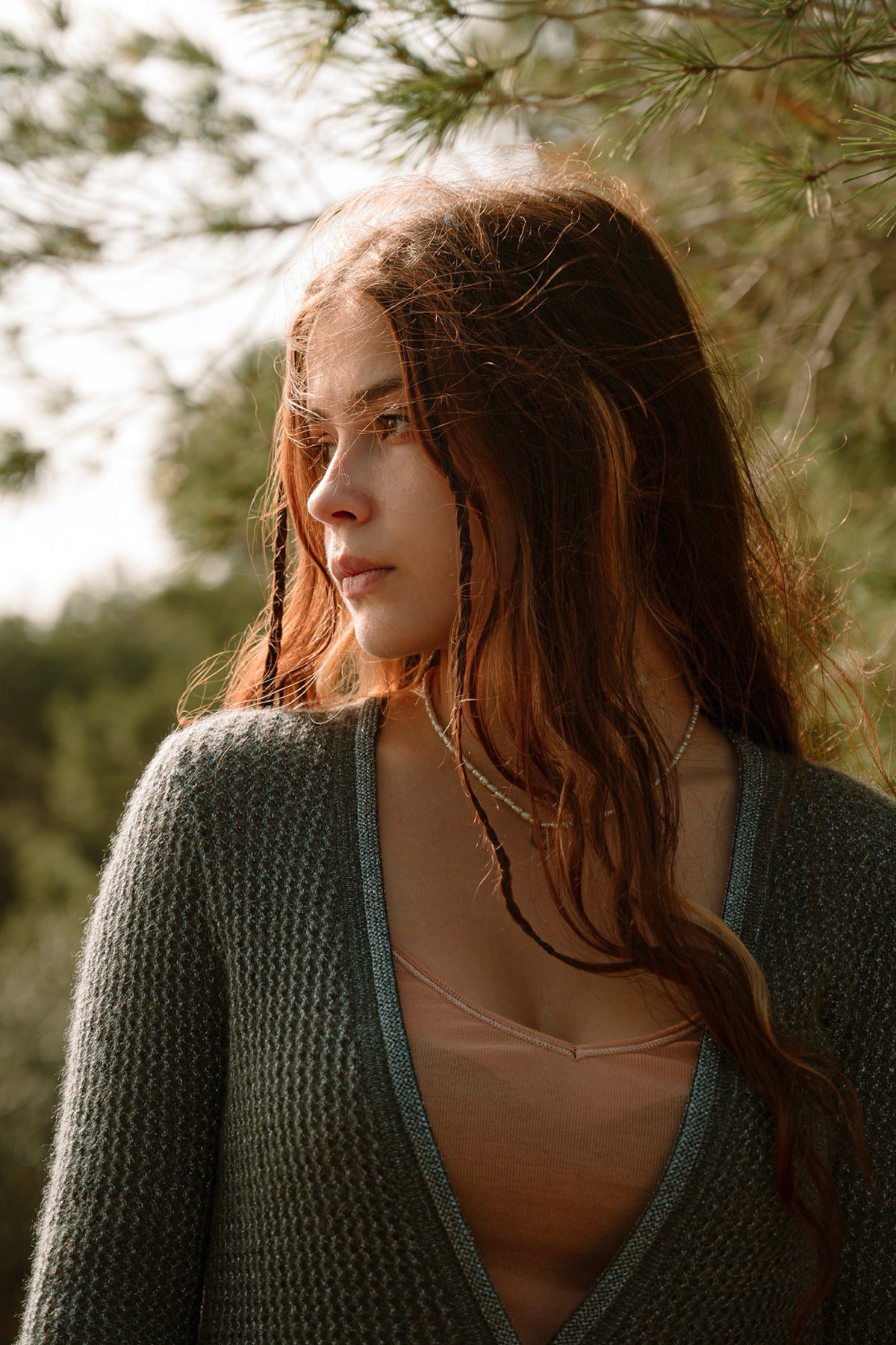 Primer plano del escote en V del cárdigan Missoni Nicoletta, resaltando el diseño moderno y sofisticado