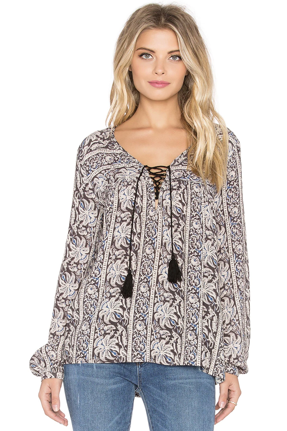 Blusa negra Sunset Meadow de Eternal Sunshine Creations con escote de cordones y cierre de lazo, estilo bohemio chic