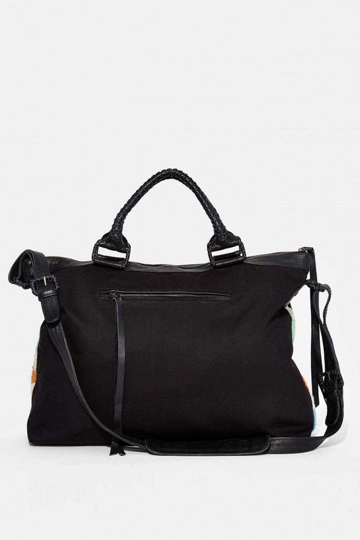 Vista frontal interior del Cleobella Avalon Mosaic Bag mostrando el forro claro y el amplio espacio ideal para uso diario elegante