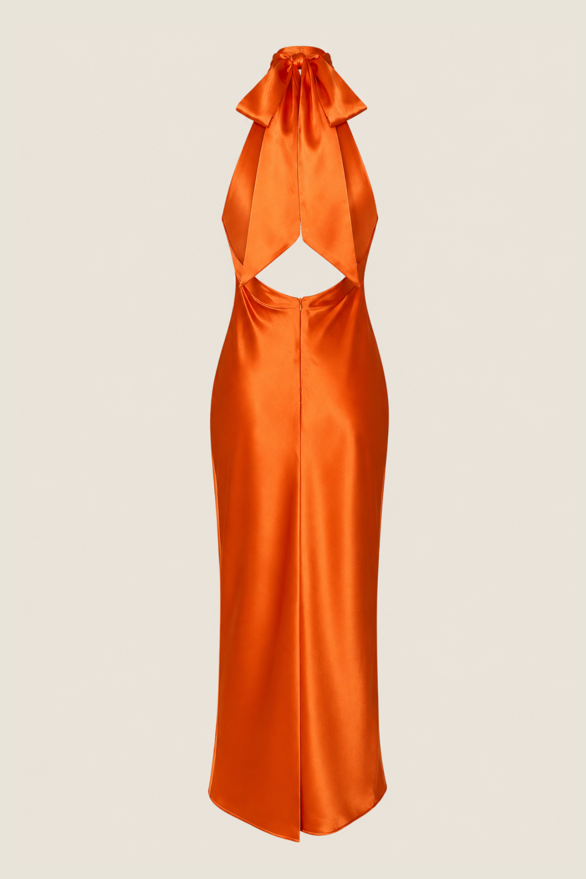 Vestido Vila naranja visto desde atrás, espalda abierta ideal para fiestas
