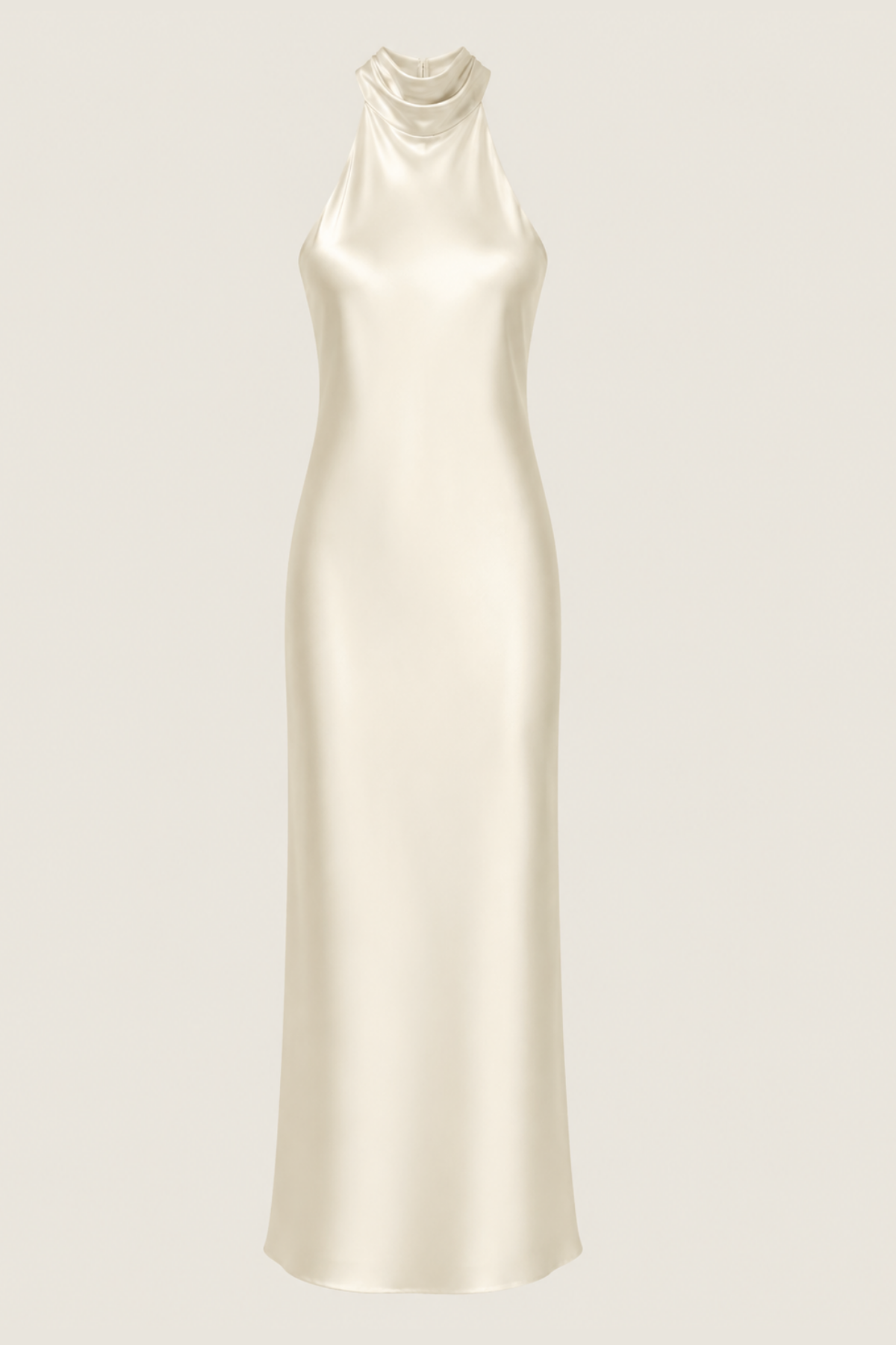 Vestido largo blanco halter con caída fluida y detalle en espalda ideal para bodas y eventos formales