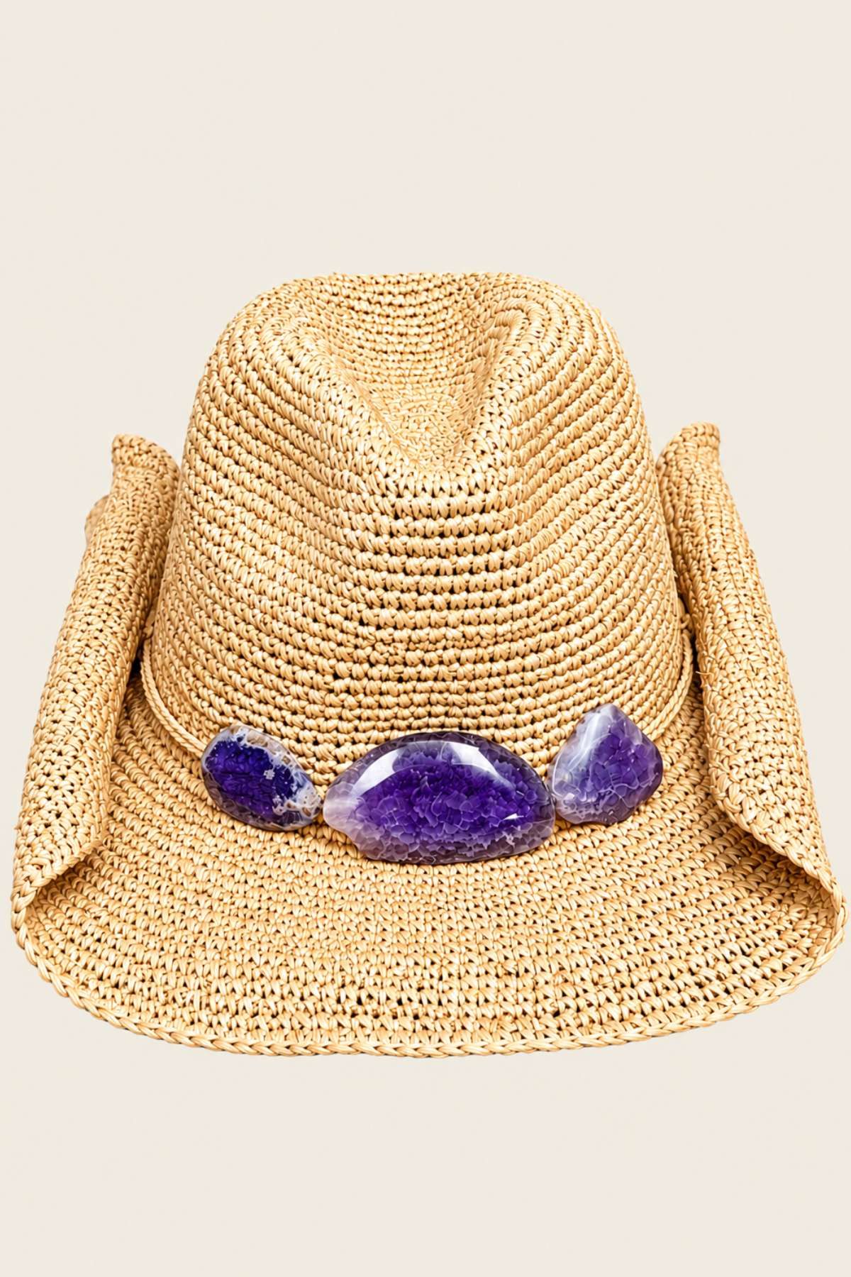 Sombrero cowboy Florabella Billie Purple en rafia morada vibrante, con cinta trenzada, perfecto para destacar con un estilo llamativo de verano