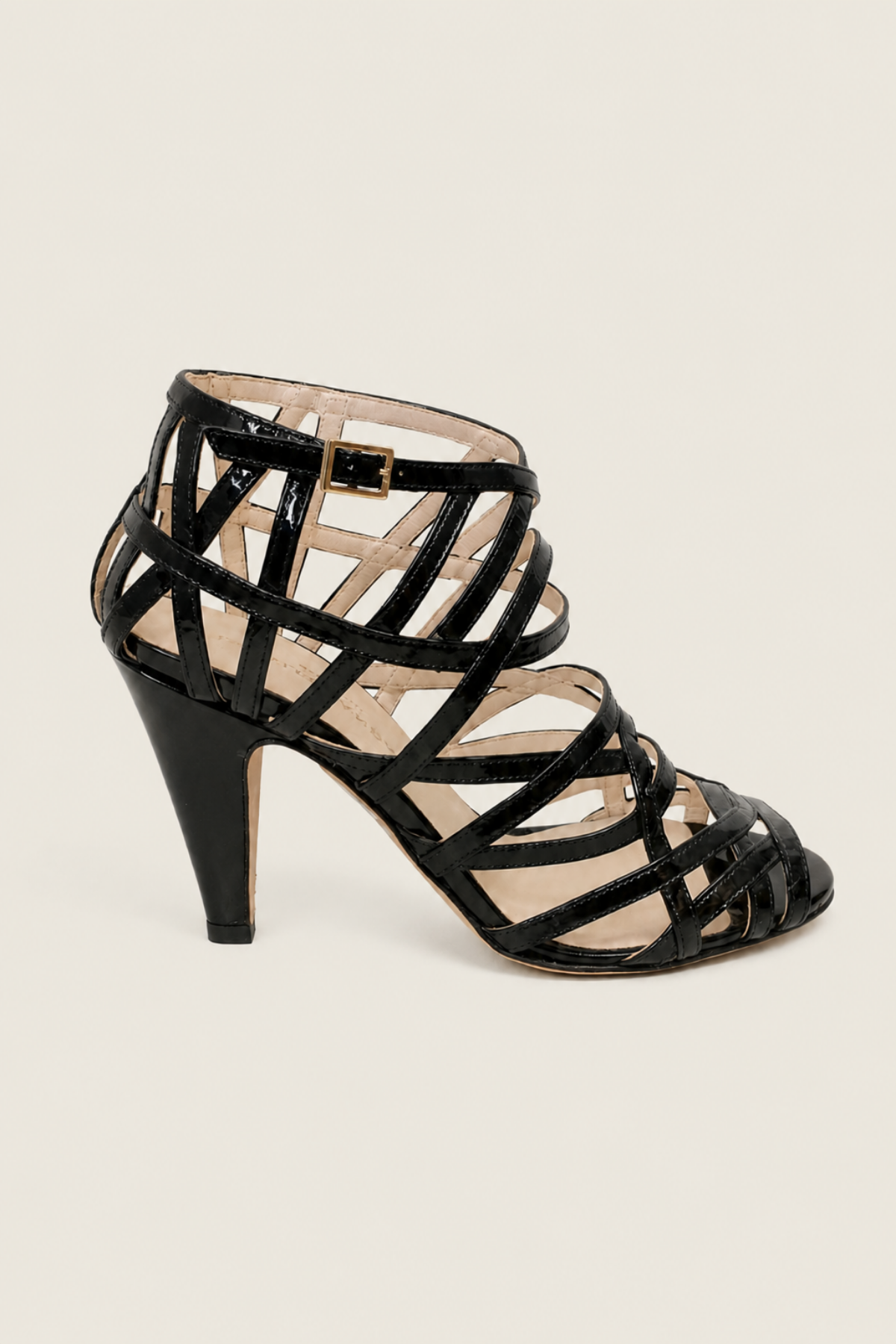 Vista lateral de las sandalias Loeffler Randall Adeline, con tacón bajo y elegante perfecto para looks de diario