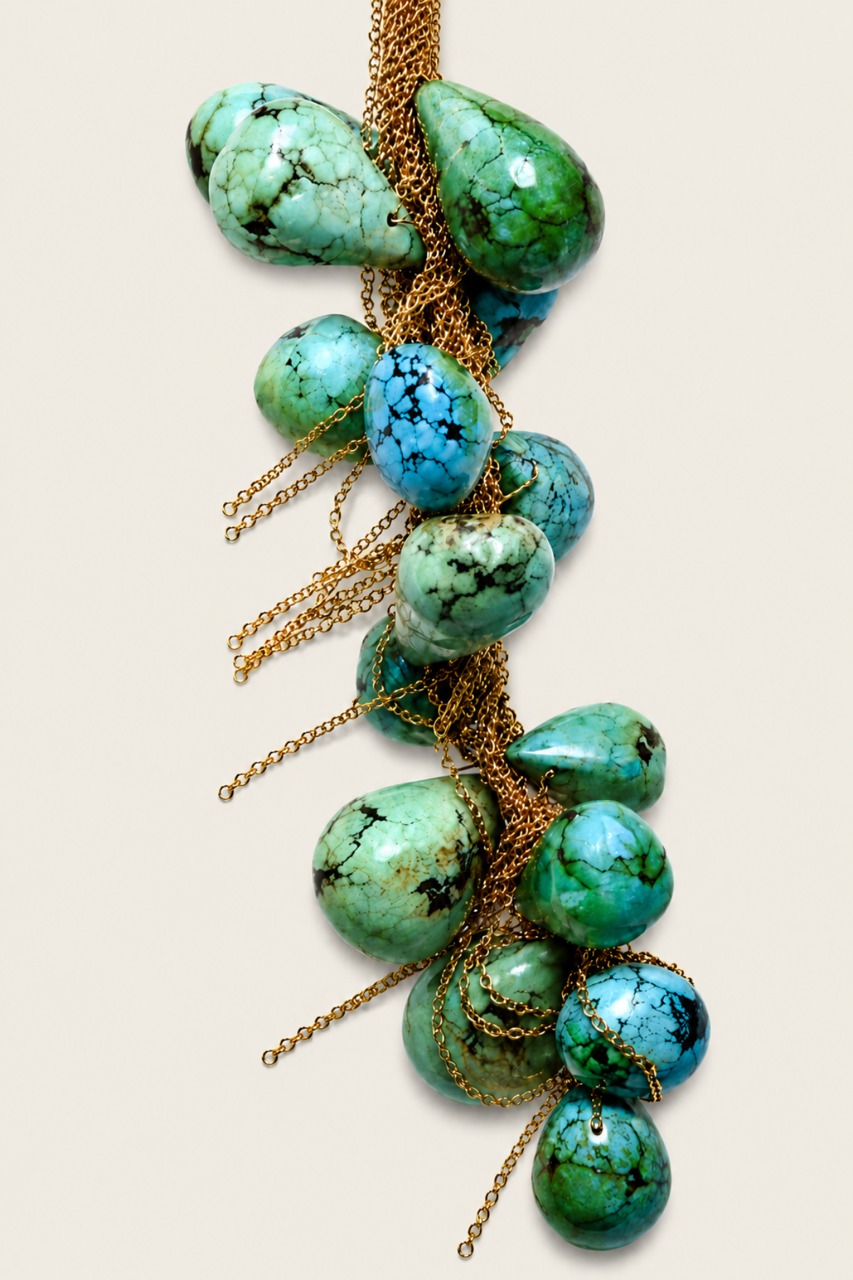 Pulsera Gabriela De La Vega en primer plano, mostrando textura y diseño exclusivo ideal para realzar la elegancia en cualquier ocasión