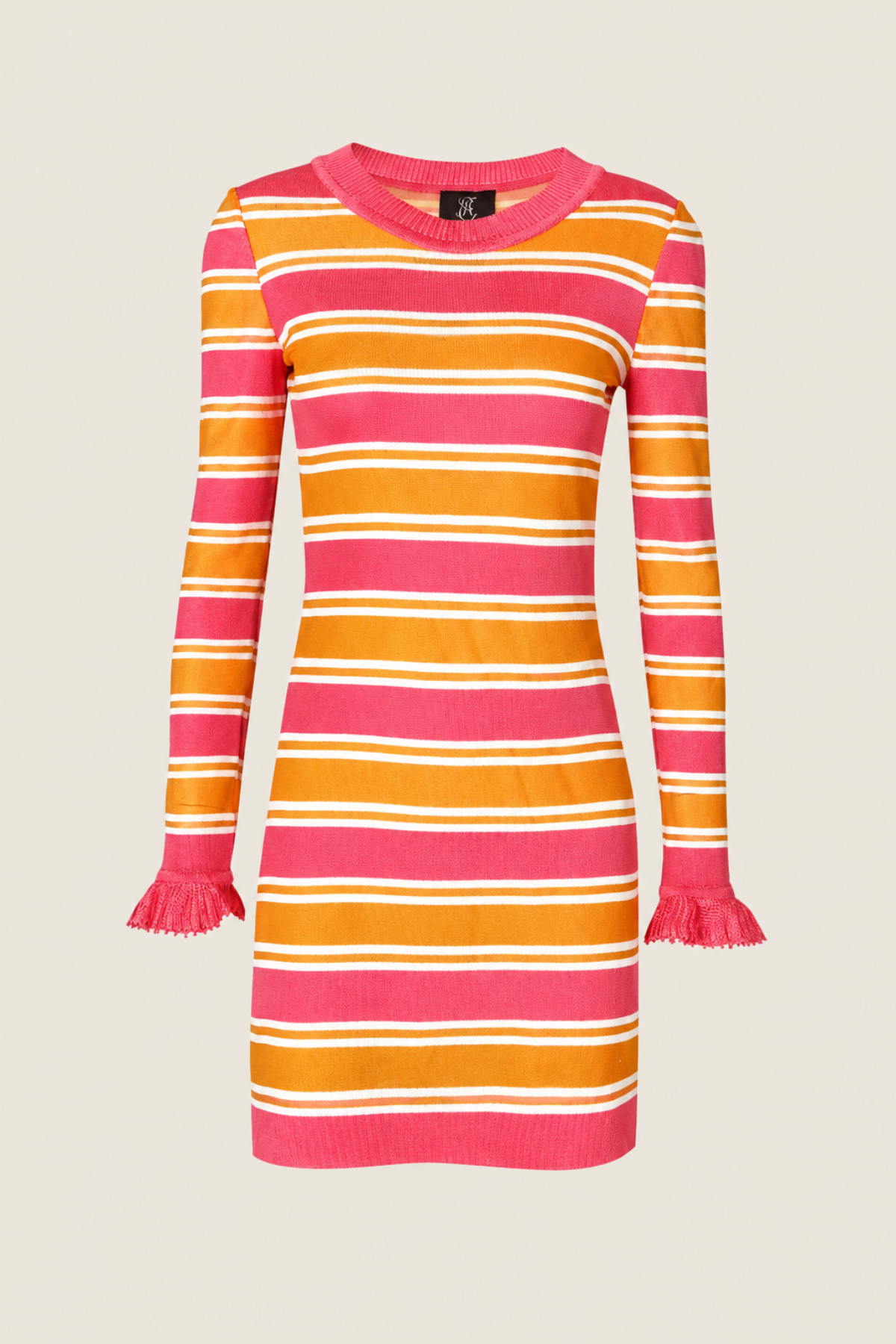 Vestido Kukhareva Piper Coral/Ocre sobre fondo blanco mostrando estampado vibrante y corte fluido ideal para eventos formales y casuales