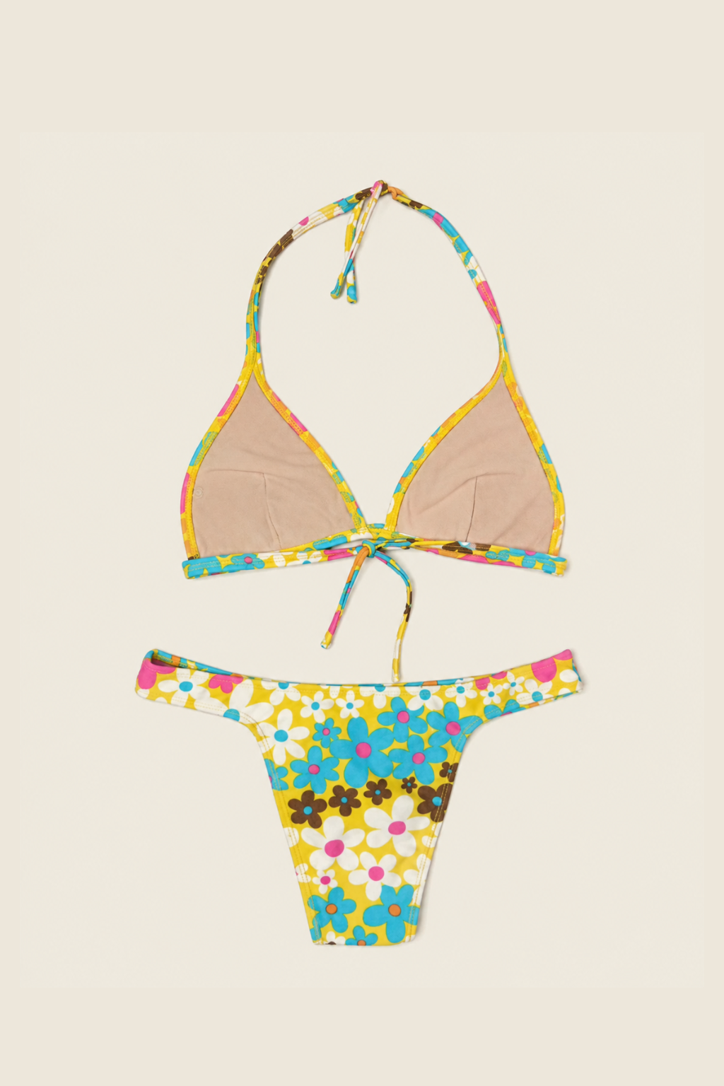 Conjunto bikini amarillo estampado con diseño triangular elegante para playa, piscina y vacaciones