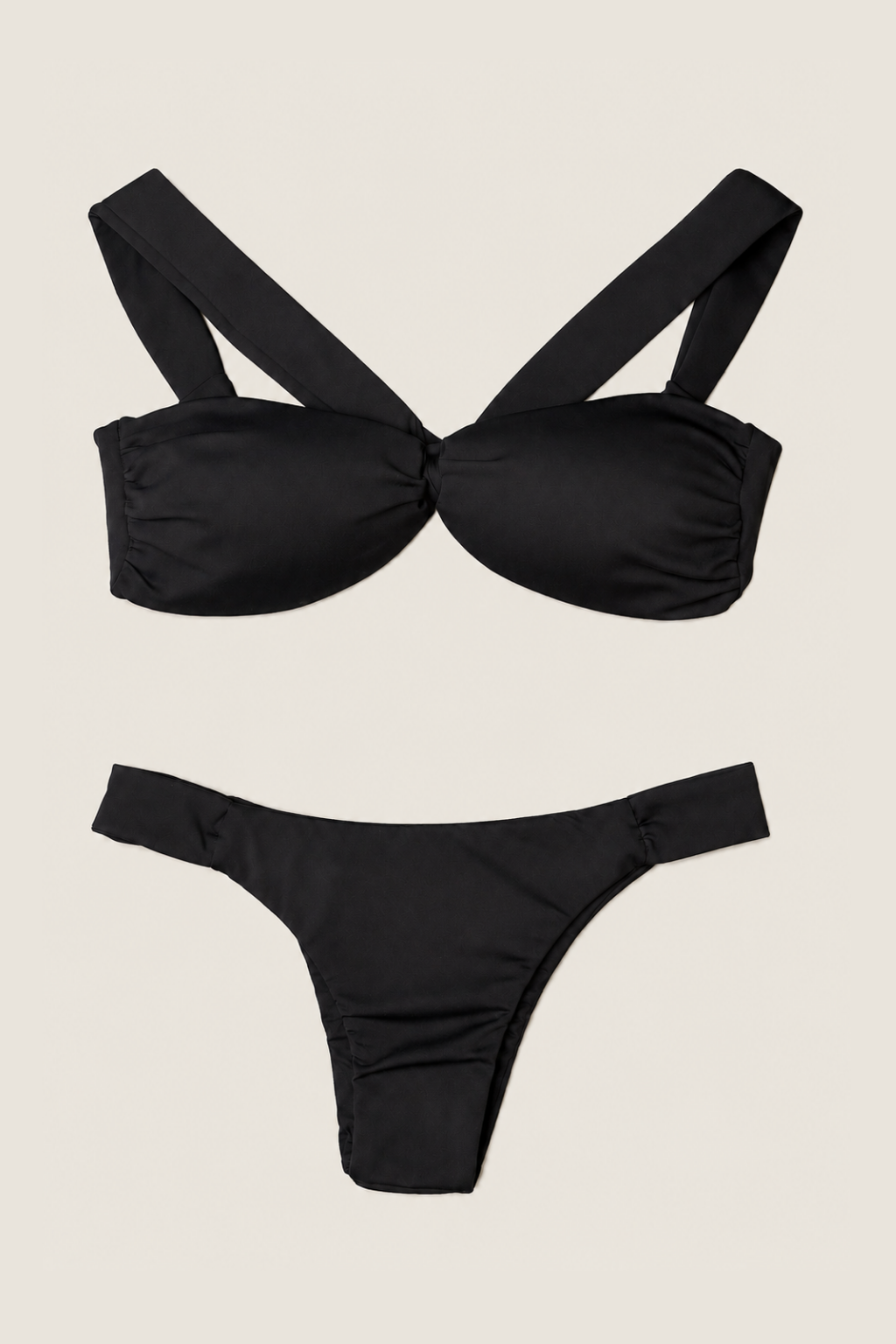 Bikini HyBrasil Black elegante, diseño brasileño con tejido negro brillante y ajuste favorecedor de alta calidad