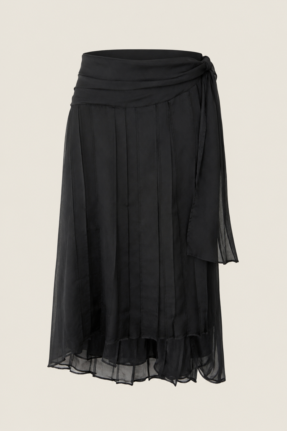 Falda midi Calypso de Vila en seda negra, con pliegues drapeados y cintura alta para looks elegantes de día o noche
