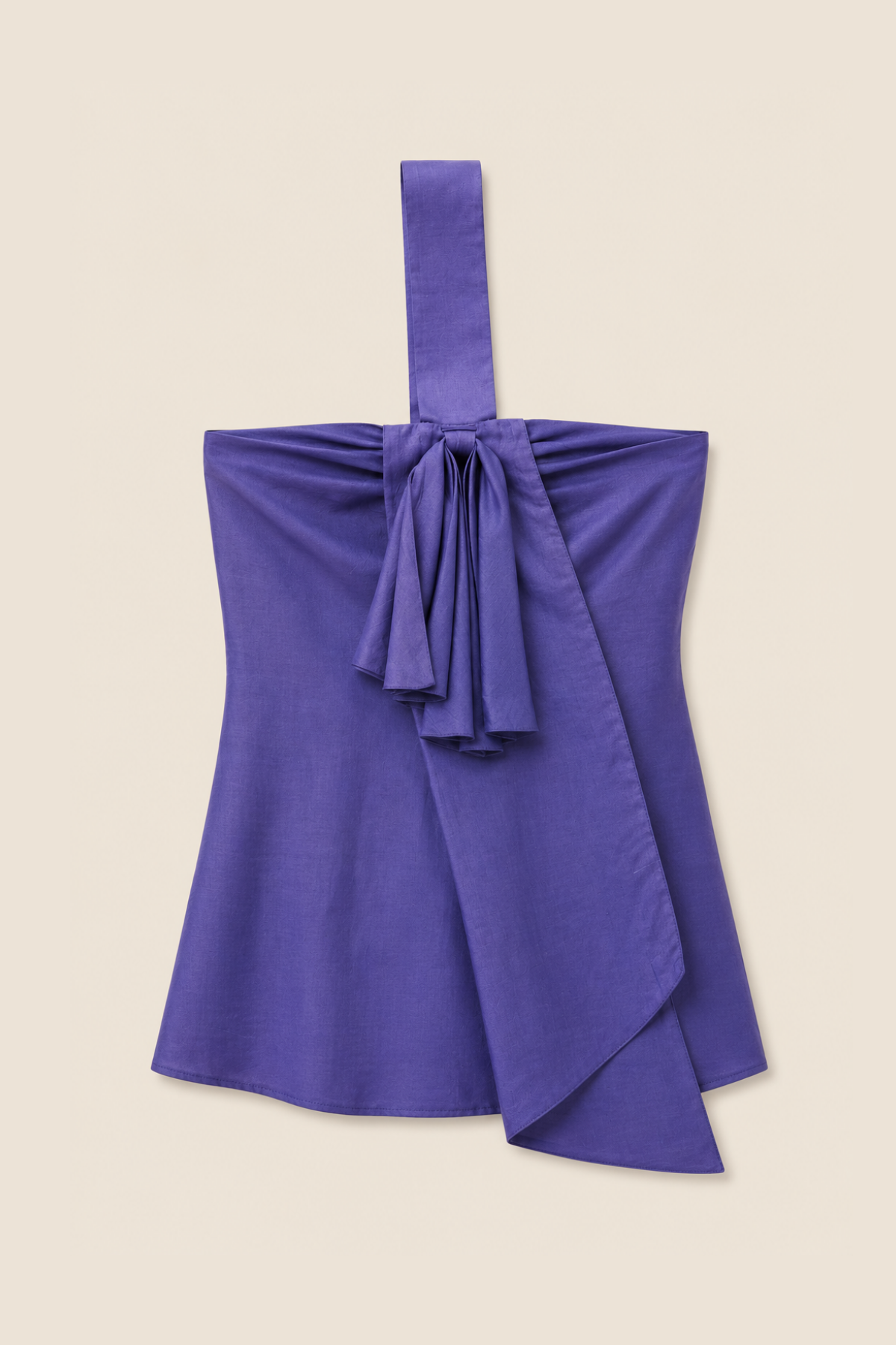 Detalle del tejido y corte del top Wren en lilac, perfecto para estilismos de verano que buscan comodidad y elegancia femenina