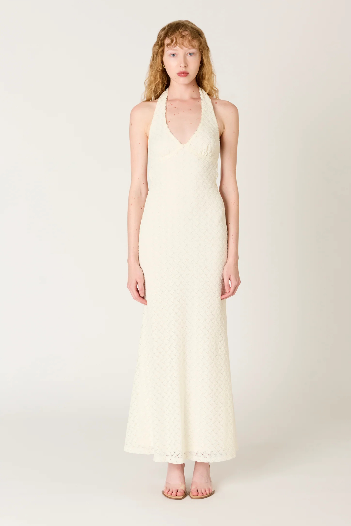 Vestido largo Pluma ecru con estampado elegante y diseño fluido ideal para verano, vacaciones y estilo resort luxury