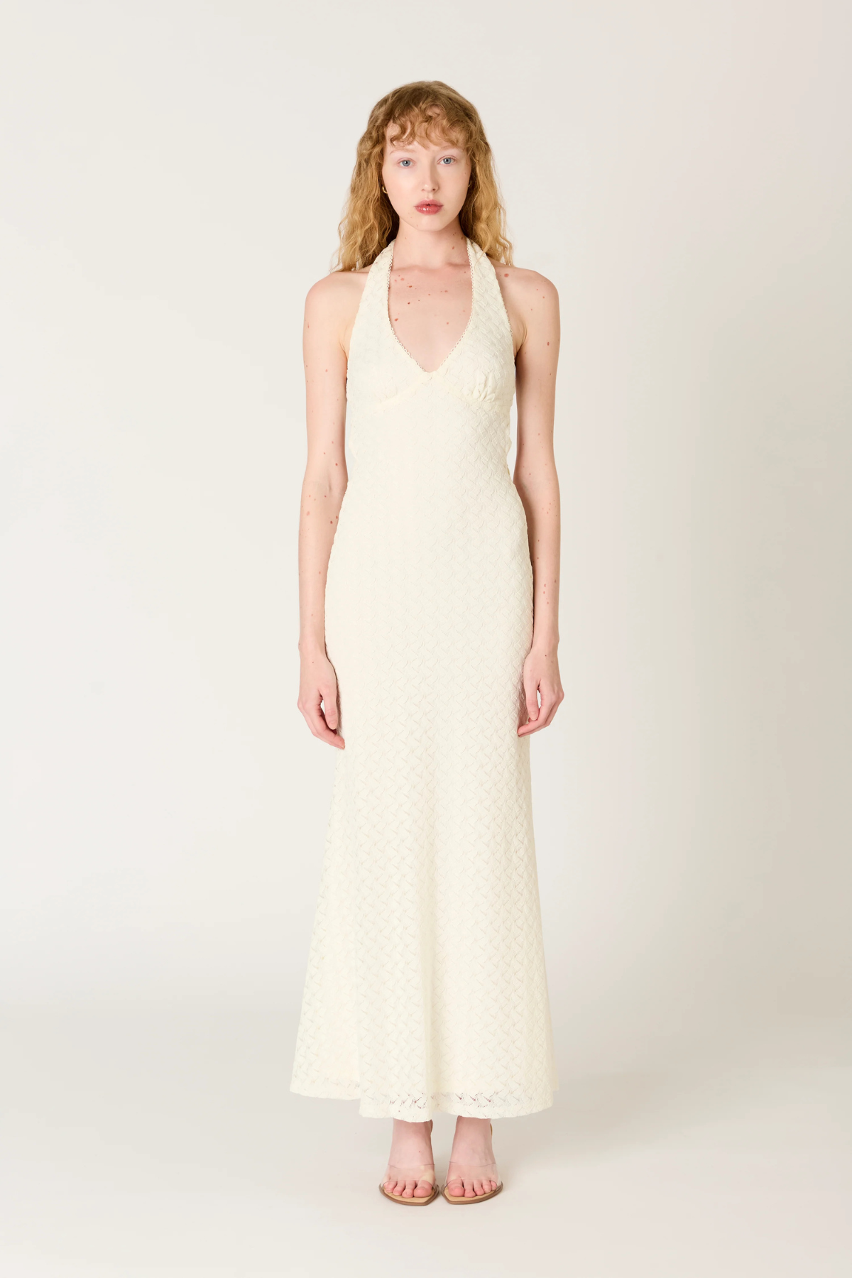 Vestido largo Pluma ecru con estampado elegante y diseño fluido ideal para verano, vacaciones y estilo resort luxury