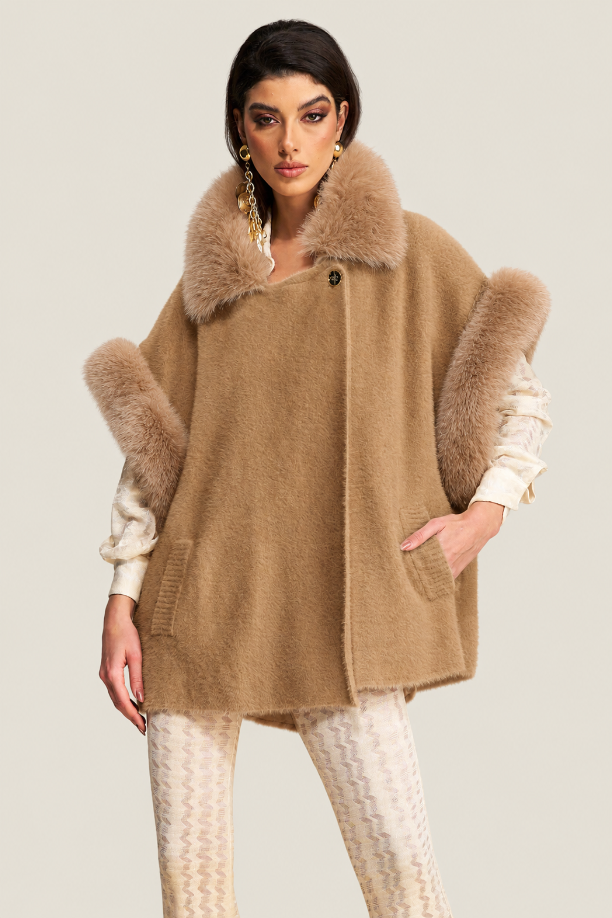 Capa Con Piel Ecofur Cammello