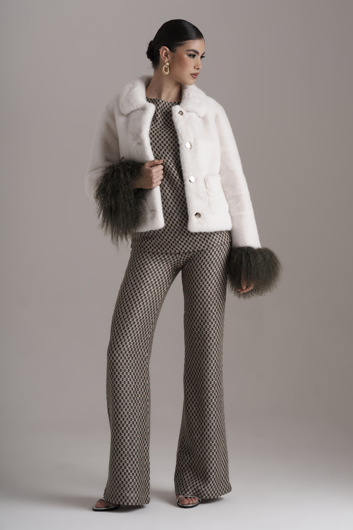 Chaqueta de visón natural para mujer, diseño elegante y sofisticado, ideal para ocasiones especiales y eventos formales