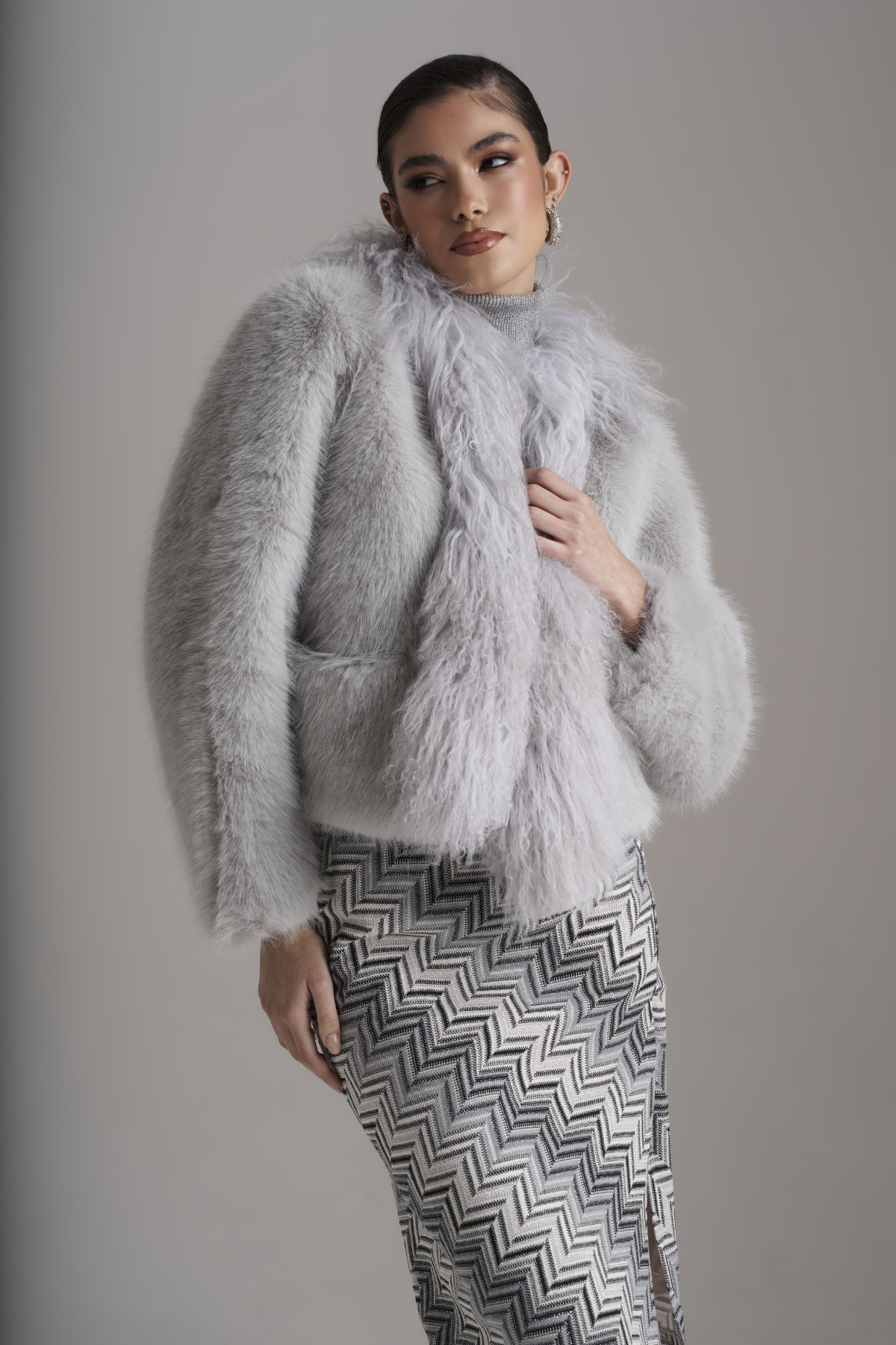 Chaqueta gris de pile sintética para mujer de Cottage Collection, estilo cómodo y cálido, ideal para looks casuales y urbanos