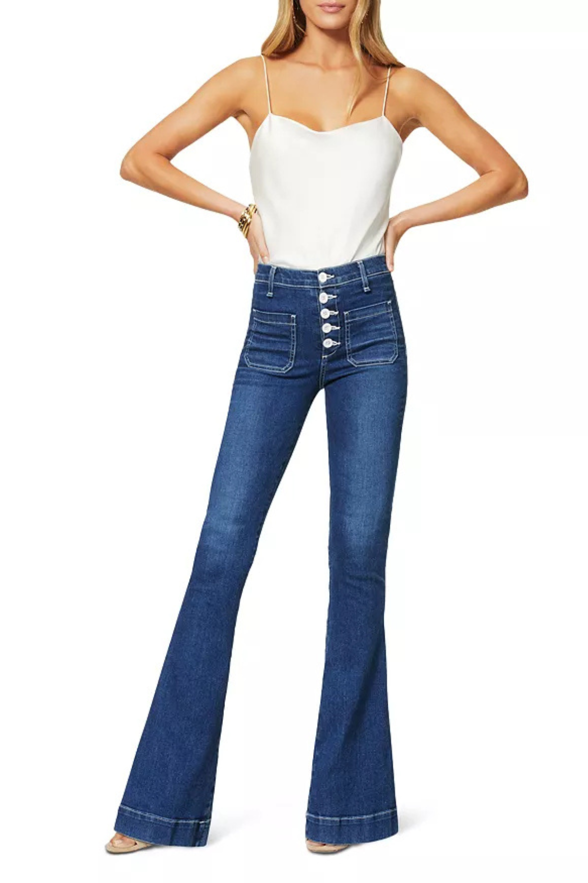 Jeans Cindy high rise flare medium wash con tiro alto y corte acampanado ideal para looks sofisticados y estilo retro chic moderno