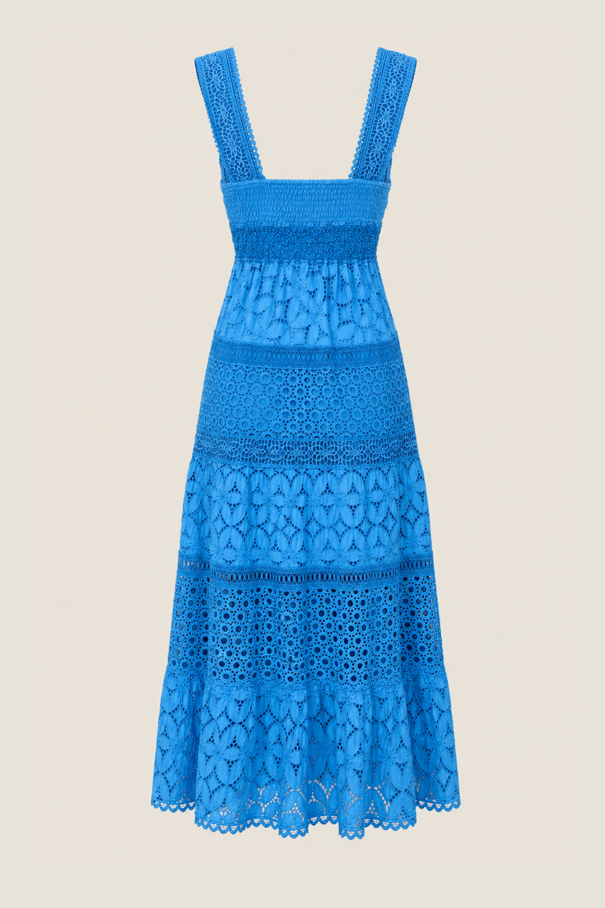 Vista trasera vestido midi colbatto con caída fluida y silueta favorecedora perfecta para eventos especiales y ocasiones elegantes