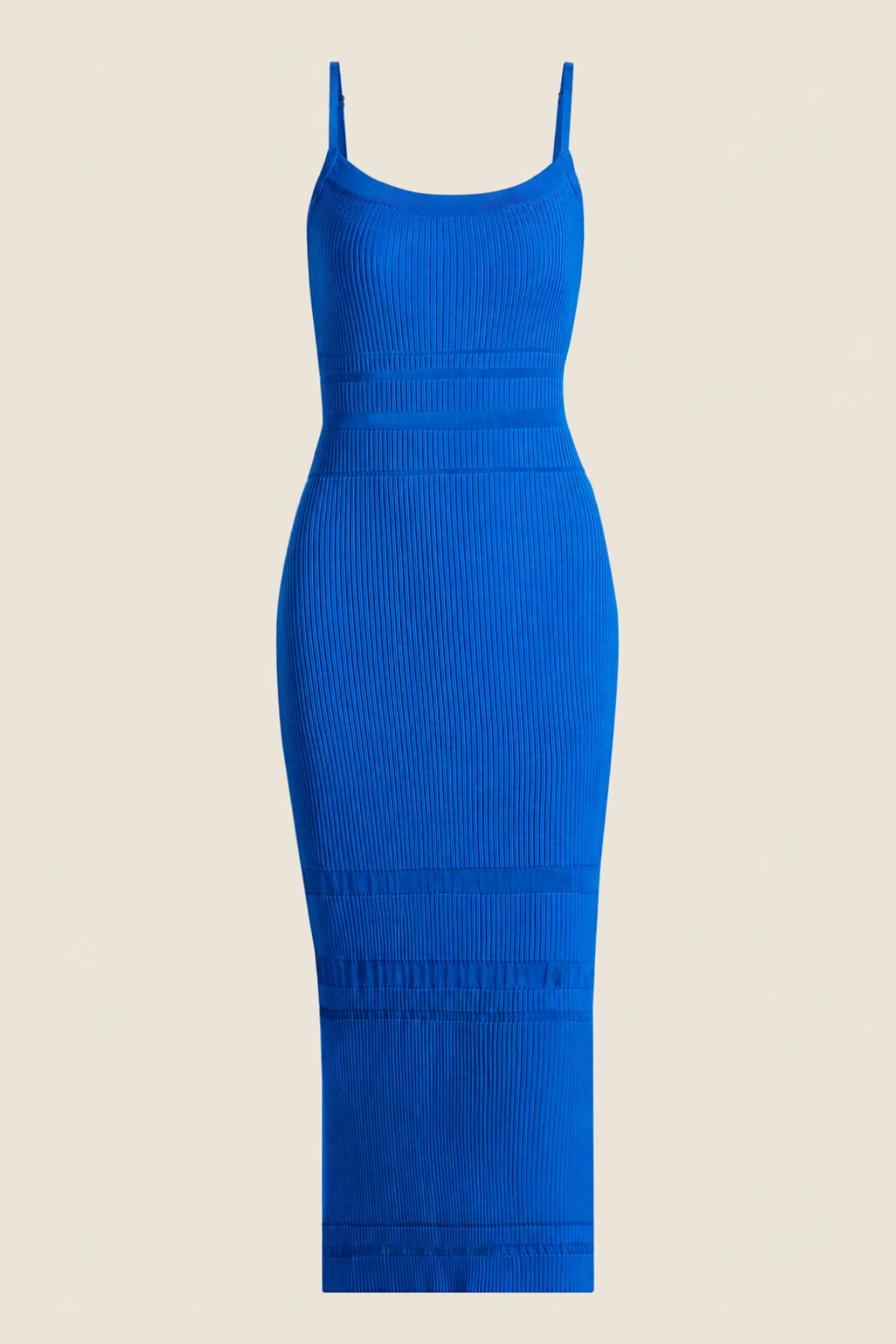 Vestido midi ajustado con líneas limpias y diseño minimal perfecto para outfits versátiles de día y noche