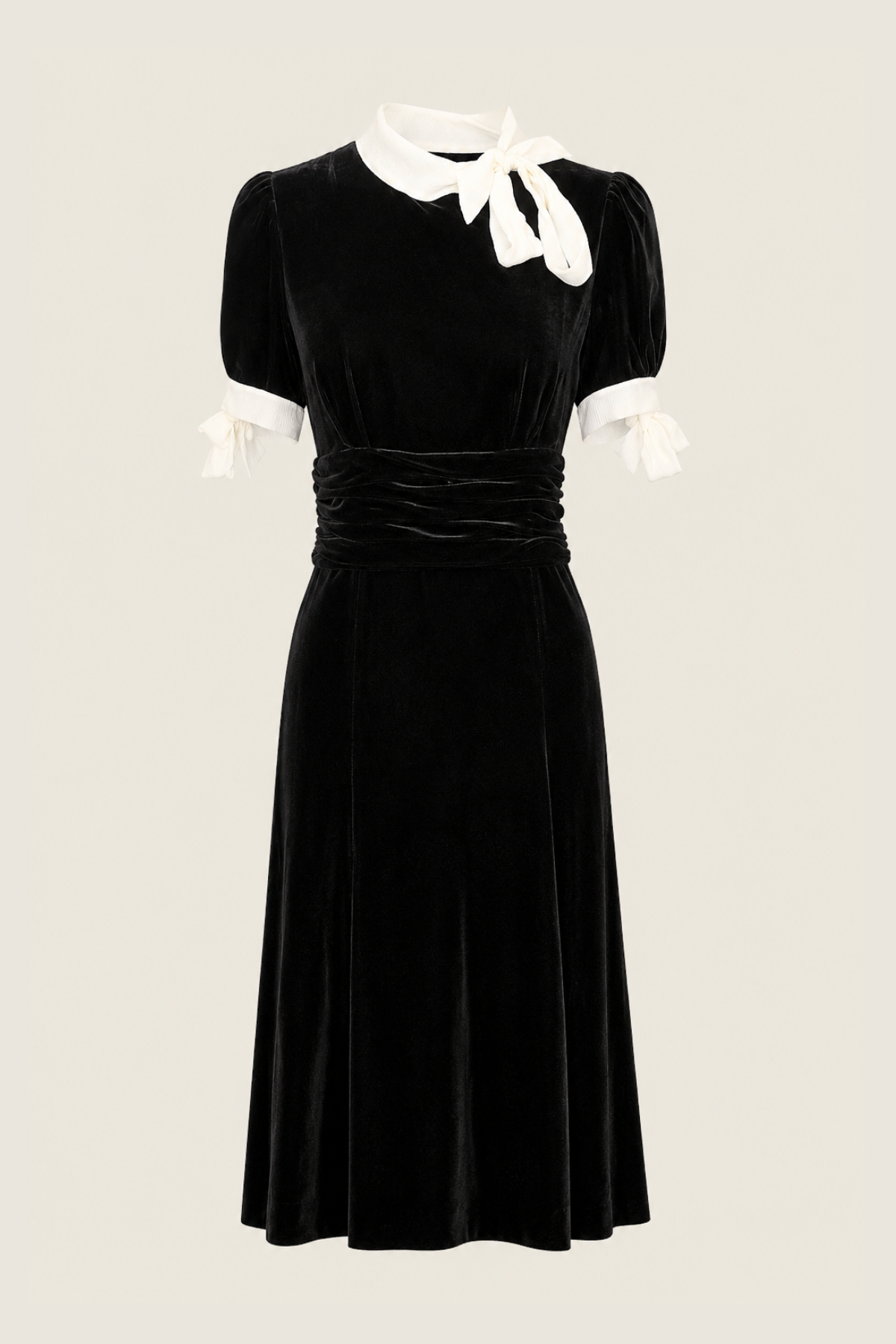 Vestido midi Luisa Beccaria de terciopelo en color negro con diseño elegante y manga larga, perfecto para eventos sofisticados