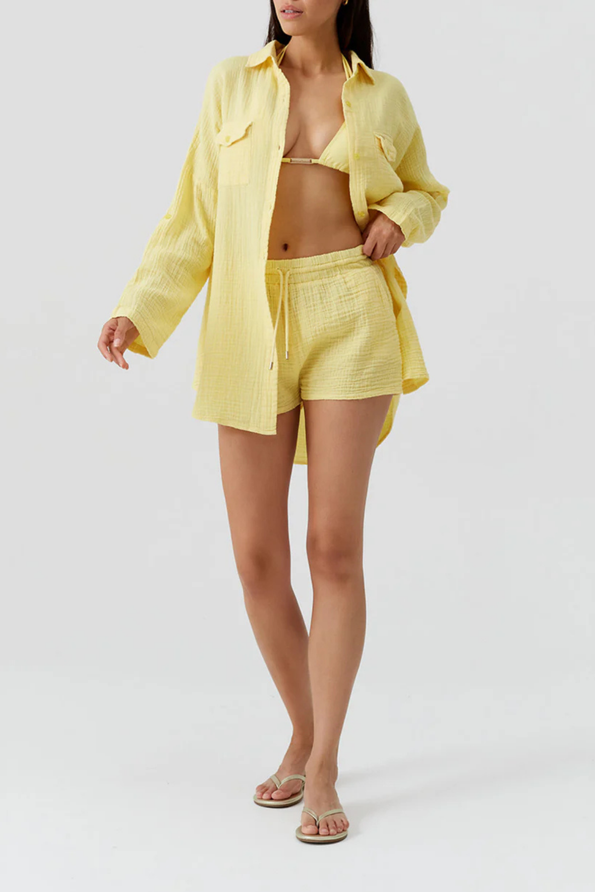 Shorts Abbie Yellow amarillos ligeros para mujer ideales para días de verano y looks frescos de playa