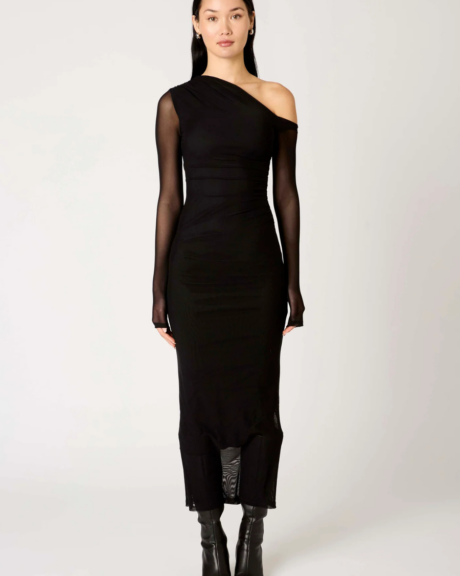 Vestido largo Lyra en color negro para mujer, corte fluido y elegante, ideal para eventos formales y cenas sofisticadas