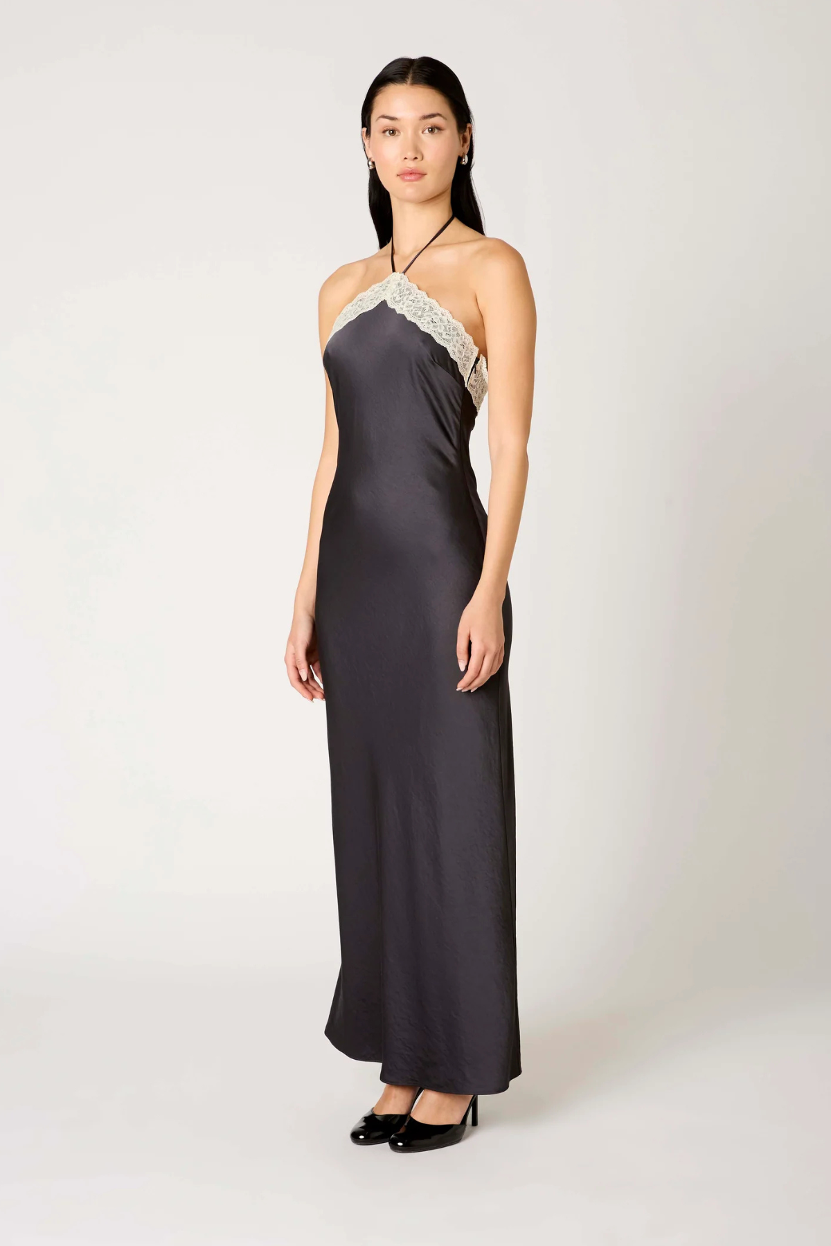 Vestido de mujer Vesper soot black, largo con tejido ligero y corte refinado, complemento ideal para galas y celebraciones exclusivas