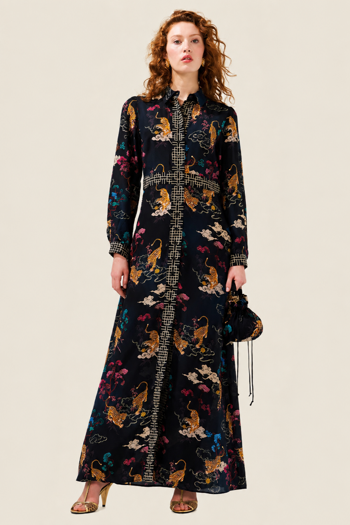 Vestido largo Hayley Menzies Courageous Tiger de seda con estampado tigre y corte tipo camisa, ideal para un look atrevido y elegante